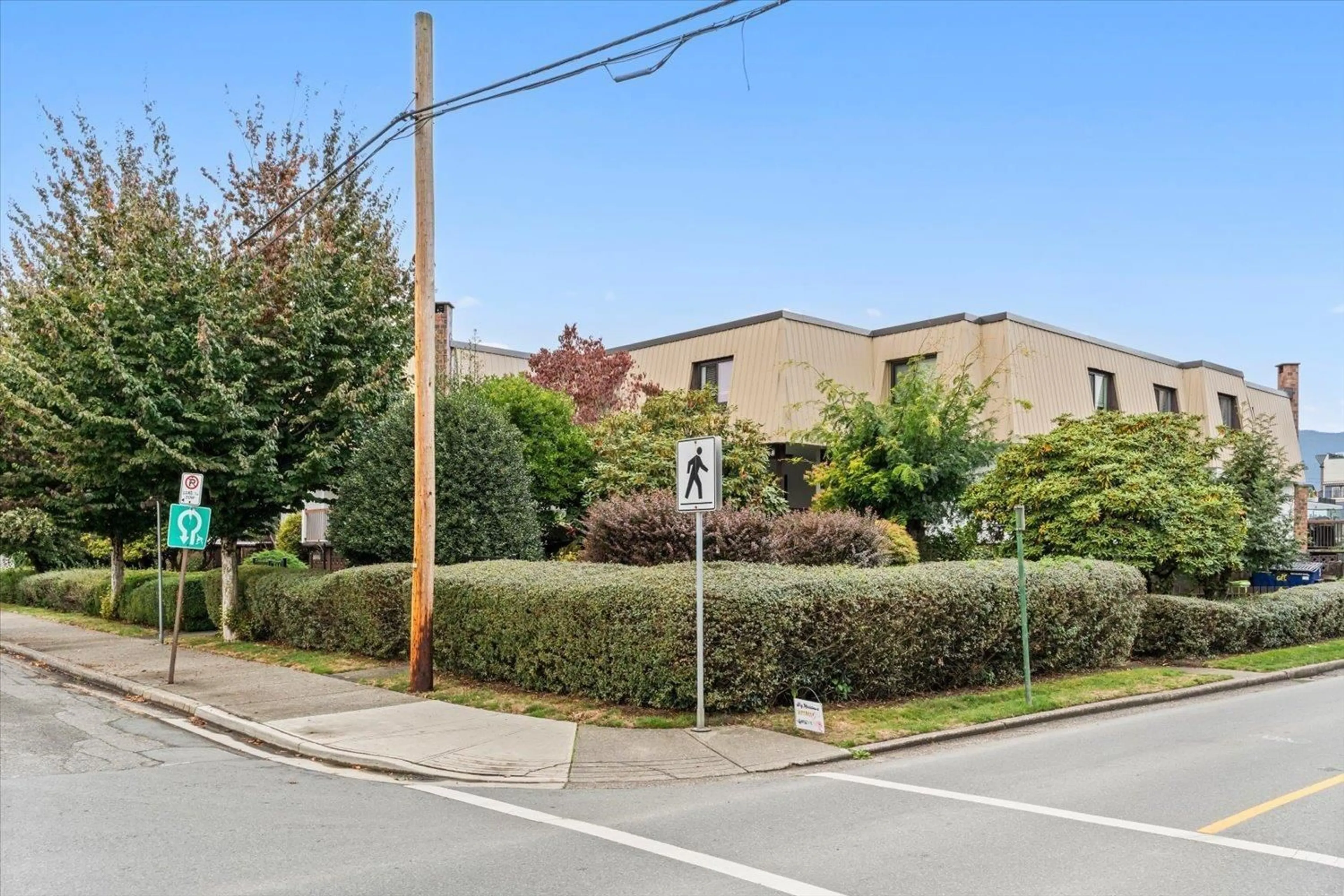 Unknown for 1 - 46085 GORE AVENUE, Chilliwack British Columbia V2P1Z5