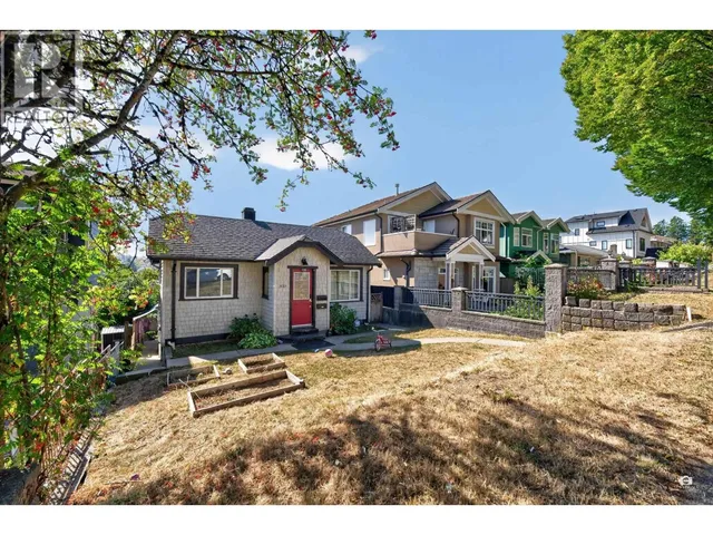3184 8TH AVENUE, Vancouver 4