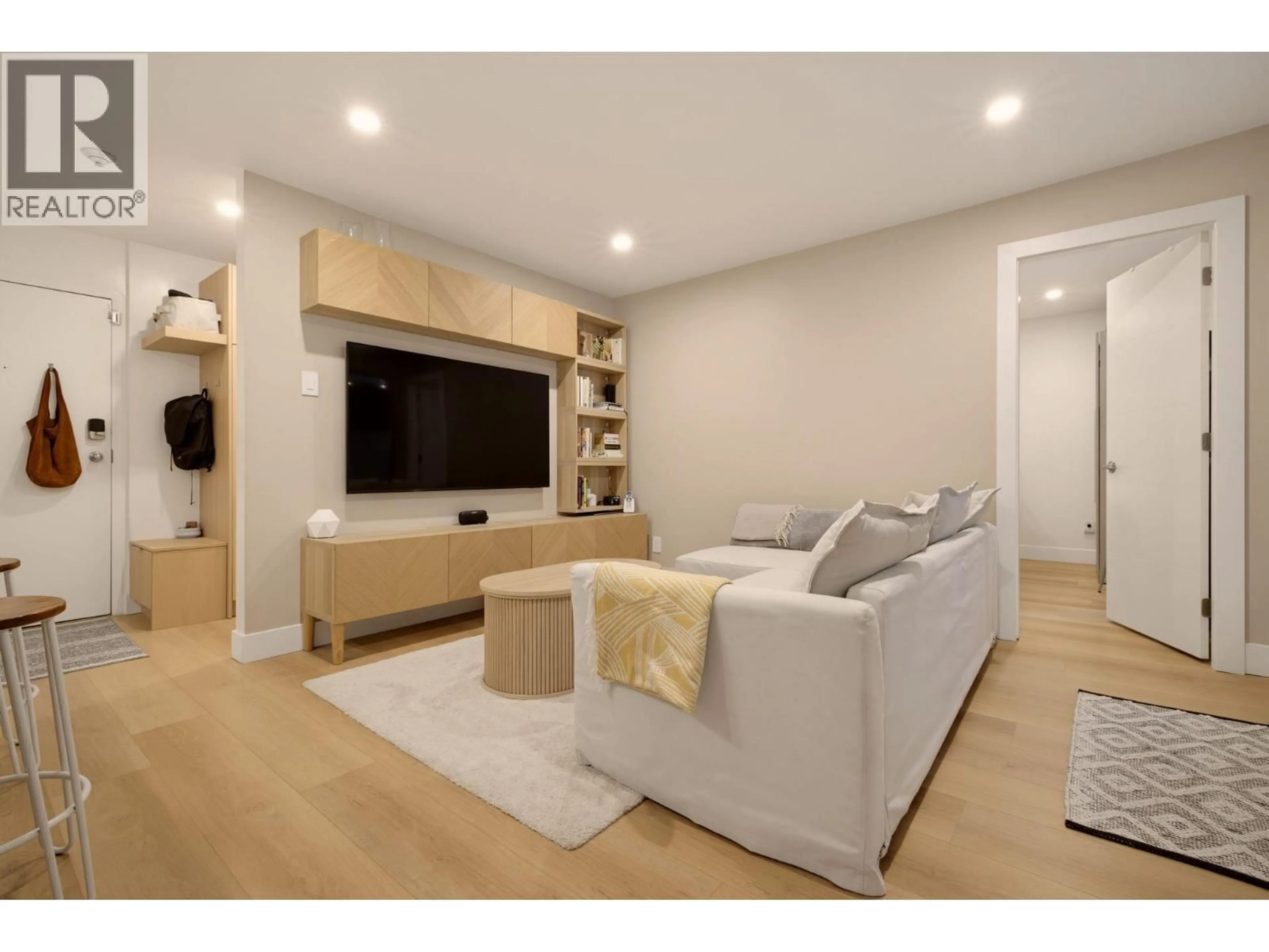Home theater for 204 - 1345 COMOX STREET, Vancouver British Columbia V6E4E4