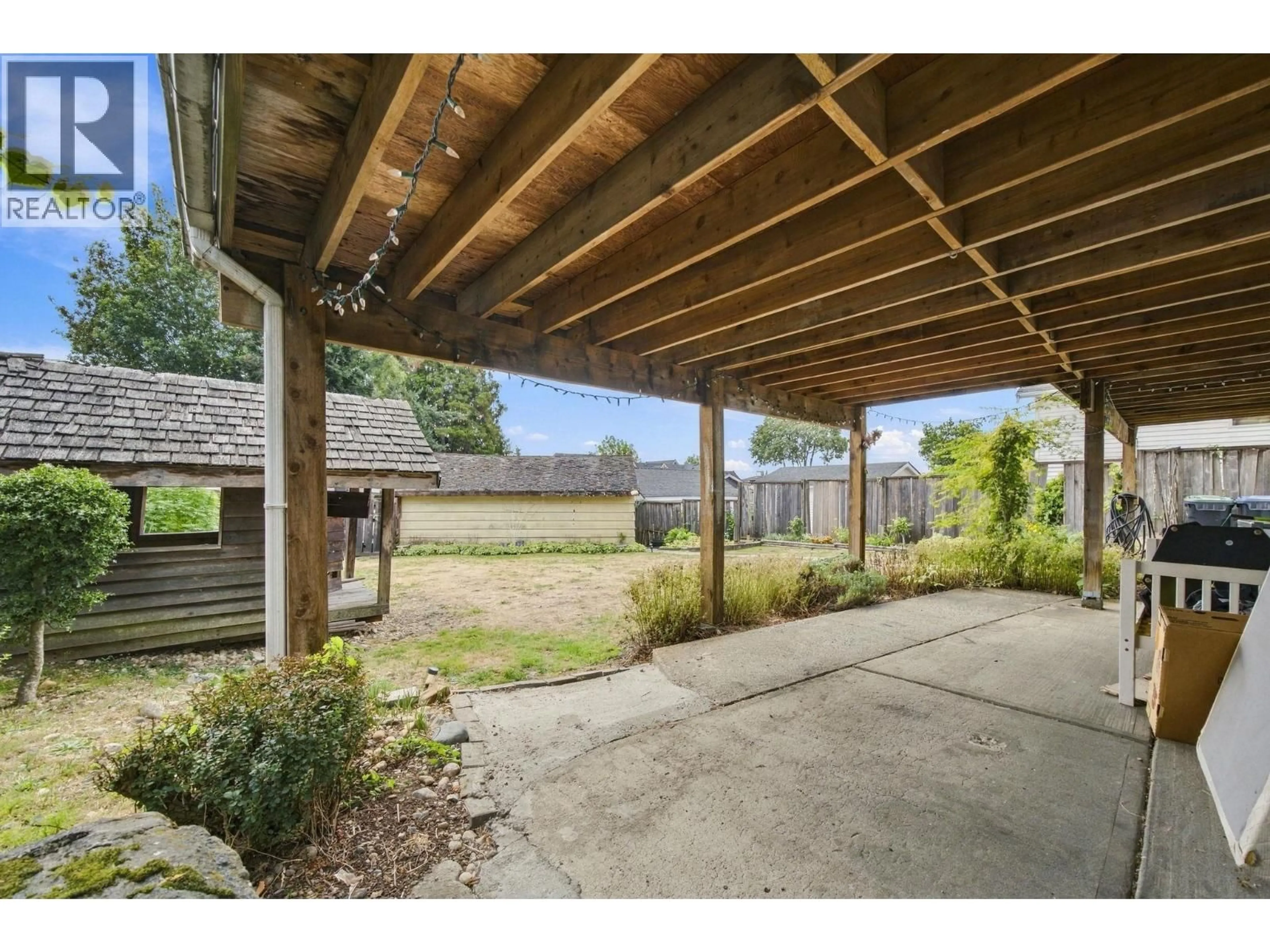 Patio, street for 1912 LONDON STREET, New Westminster British Columbia V3M3E5