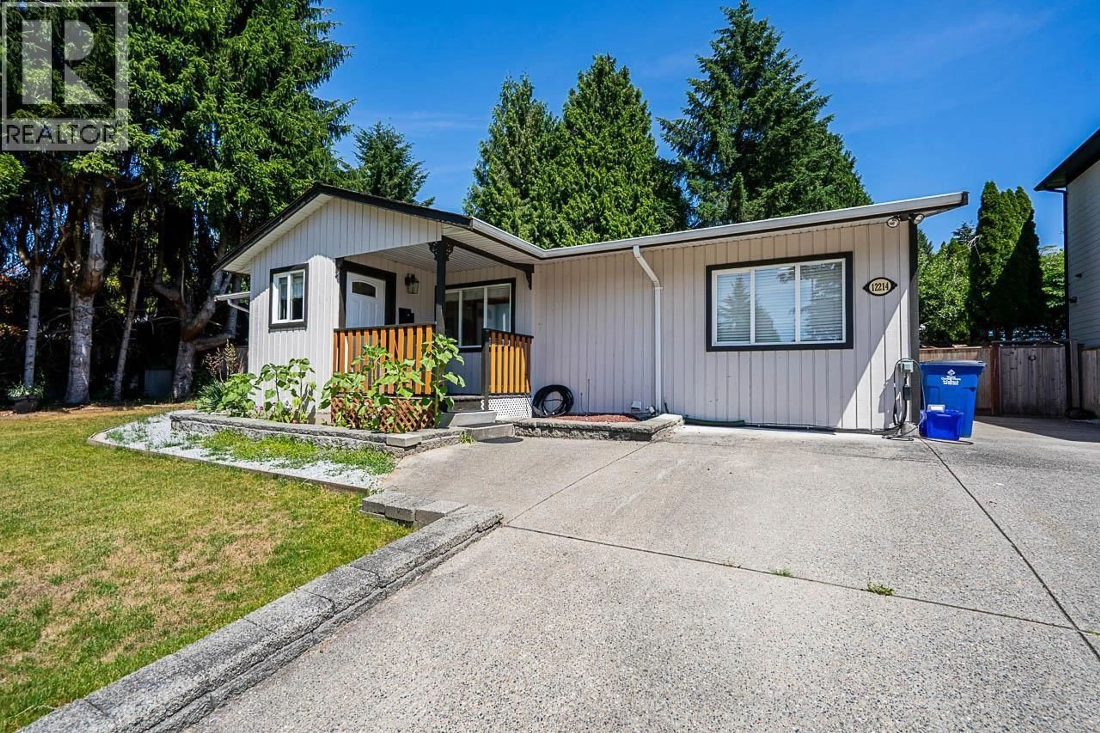 Home with vinyl exterior material, street for 12214 211 STREET, Maple Ridge British Columbia V2X8C9