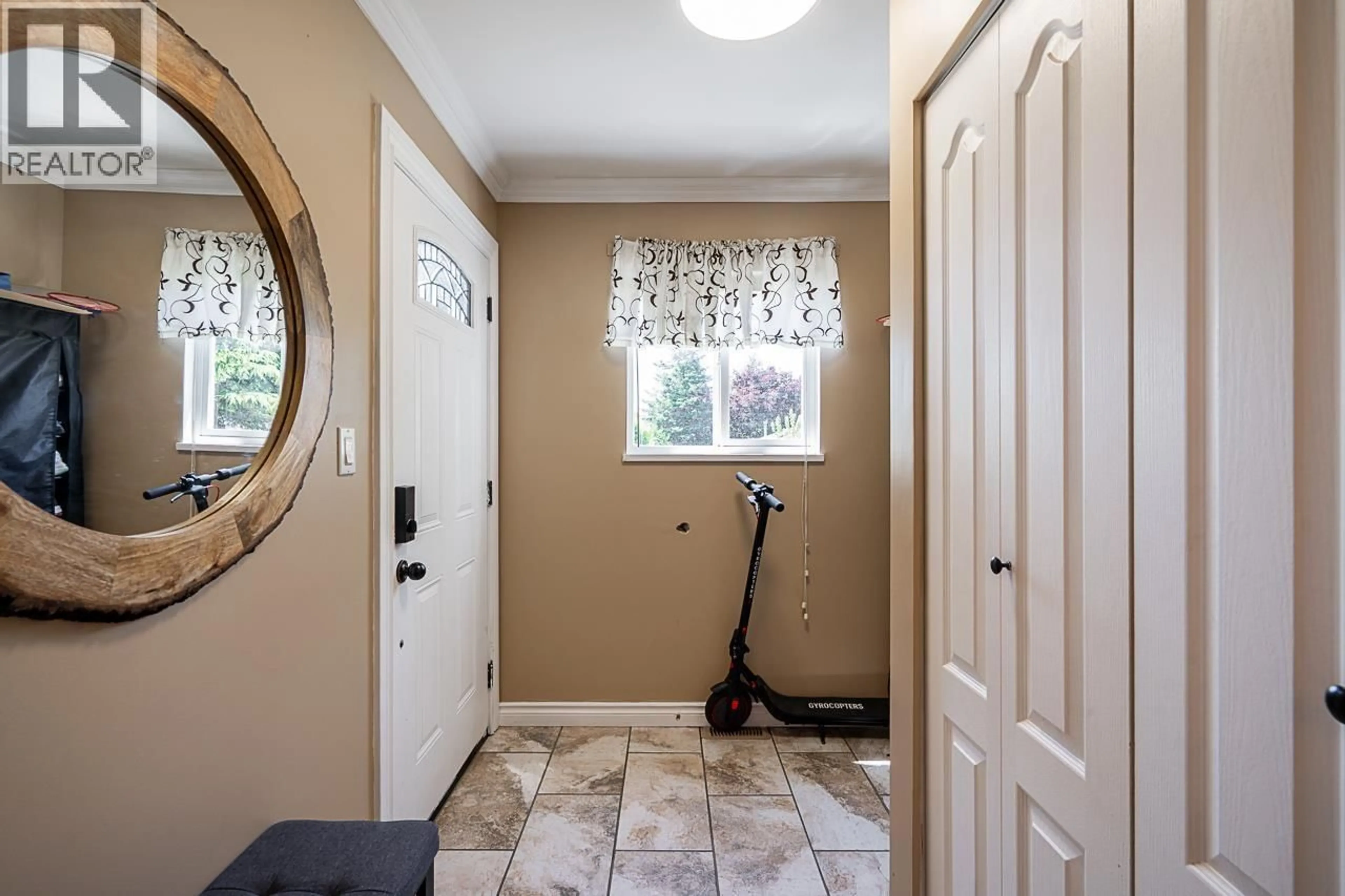 Indoor entryway for 12214 211 STREET, Maple Ridge British Columbia V2X8C9