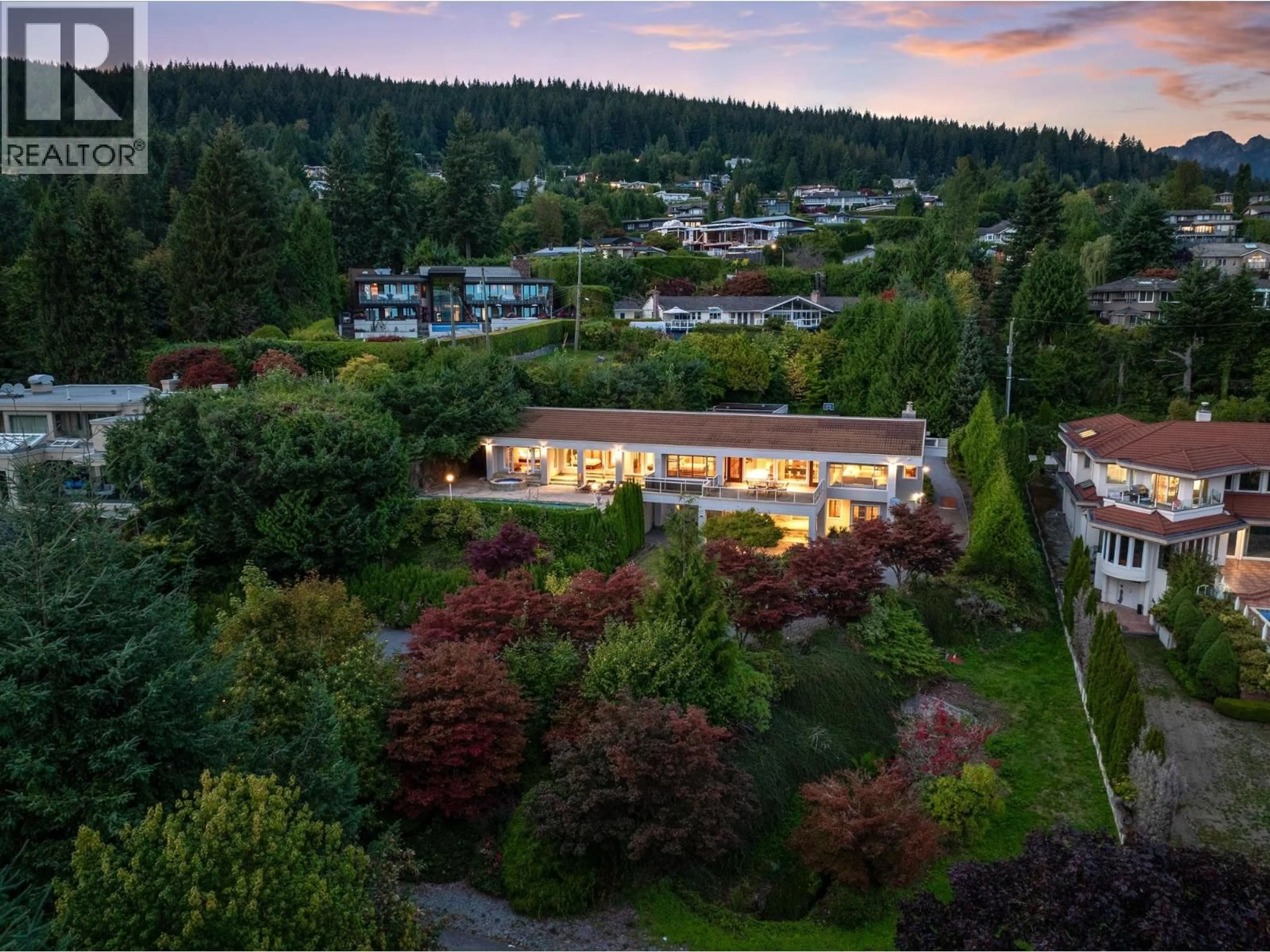 A pic from outside/outdoor area/front of a property/back of a property/a pic from drone, mountain view for 1035 KING GEORGES WAY, West Vancouver British Columbia V7S1S6