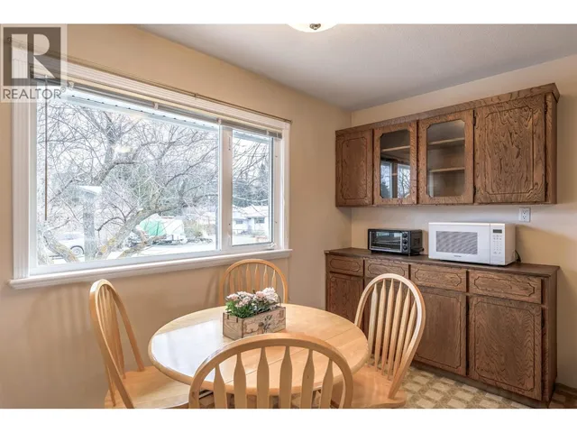 240 DOGWOOD AVENUE, 100 Mile House 5