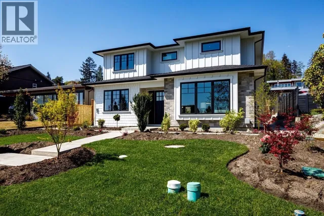 1028 CALVERHALL STREET, North Vancouver 2
