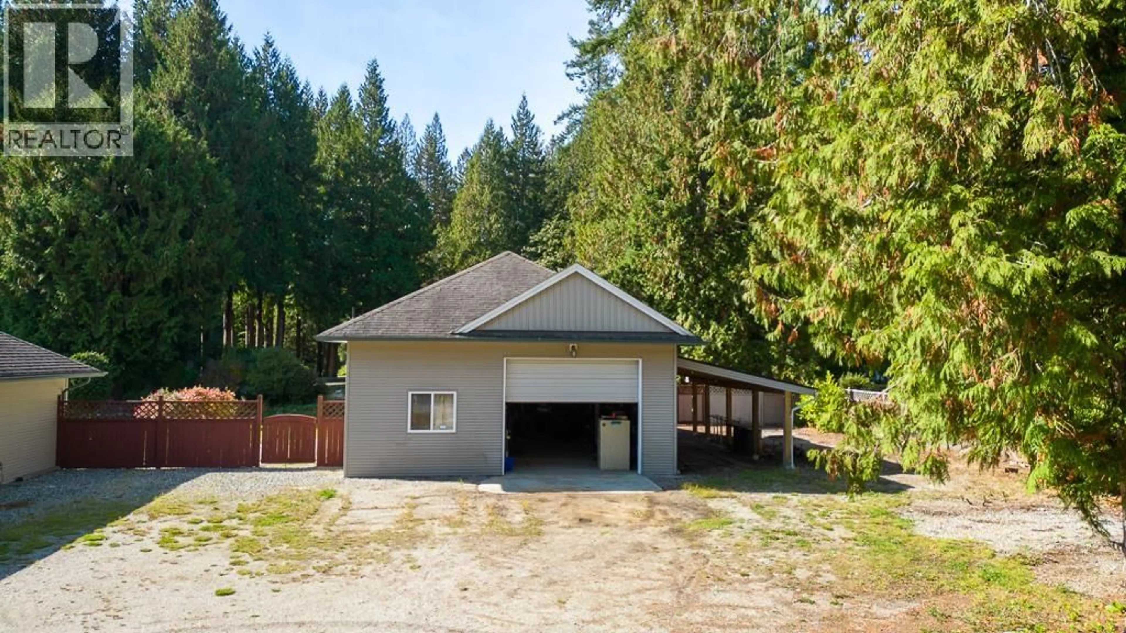 Shed for 619 OCEAN VIEW, Gibsons British Columbia V0N1V3
