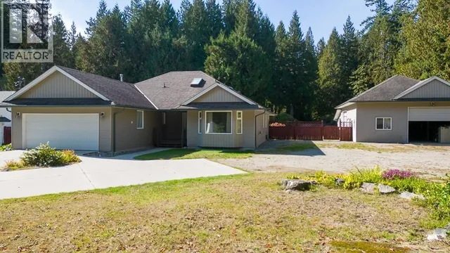 619 OCEAN VIEW, Gibsons 3