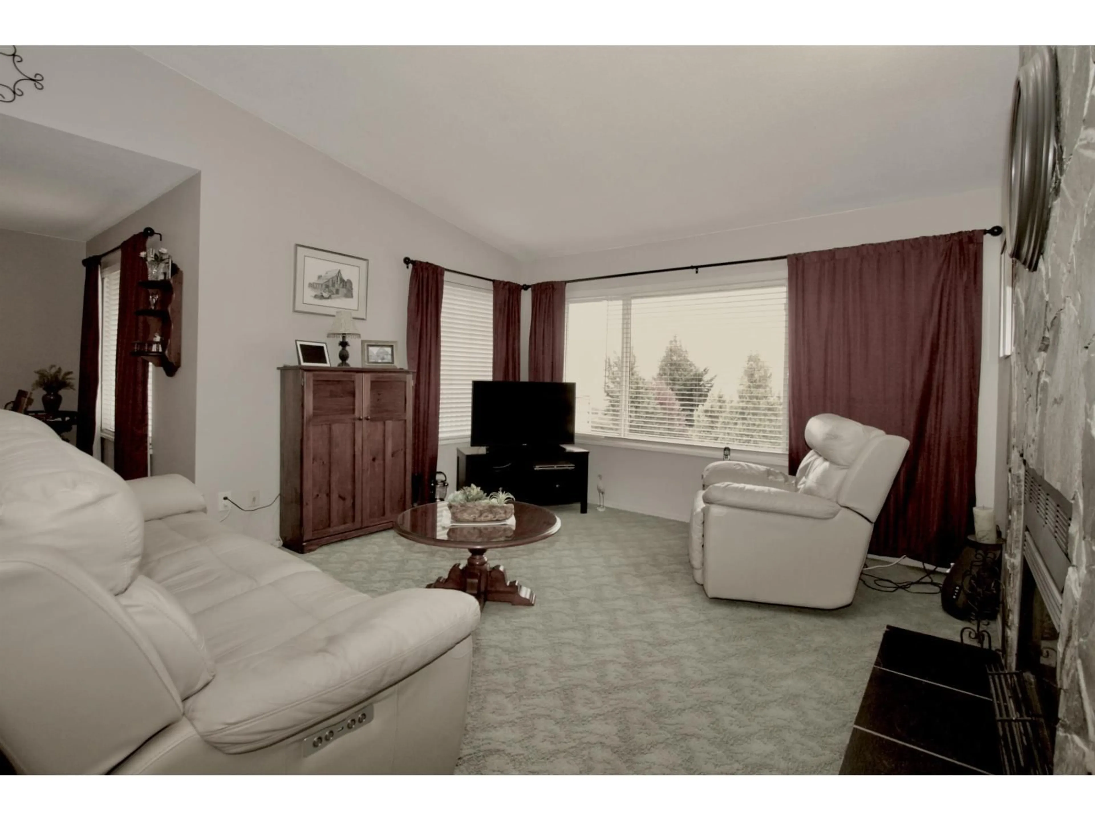 Living room with furniture, unknown for 35807 SUNRIDGE PLACE, Abbotsford British Columbia V3G1E5