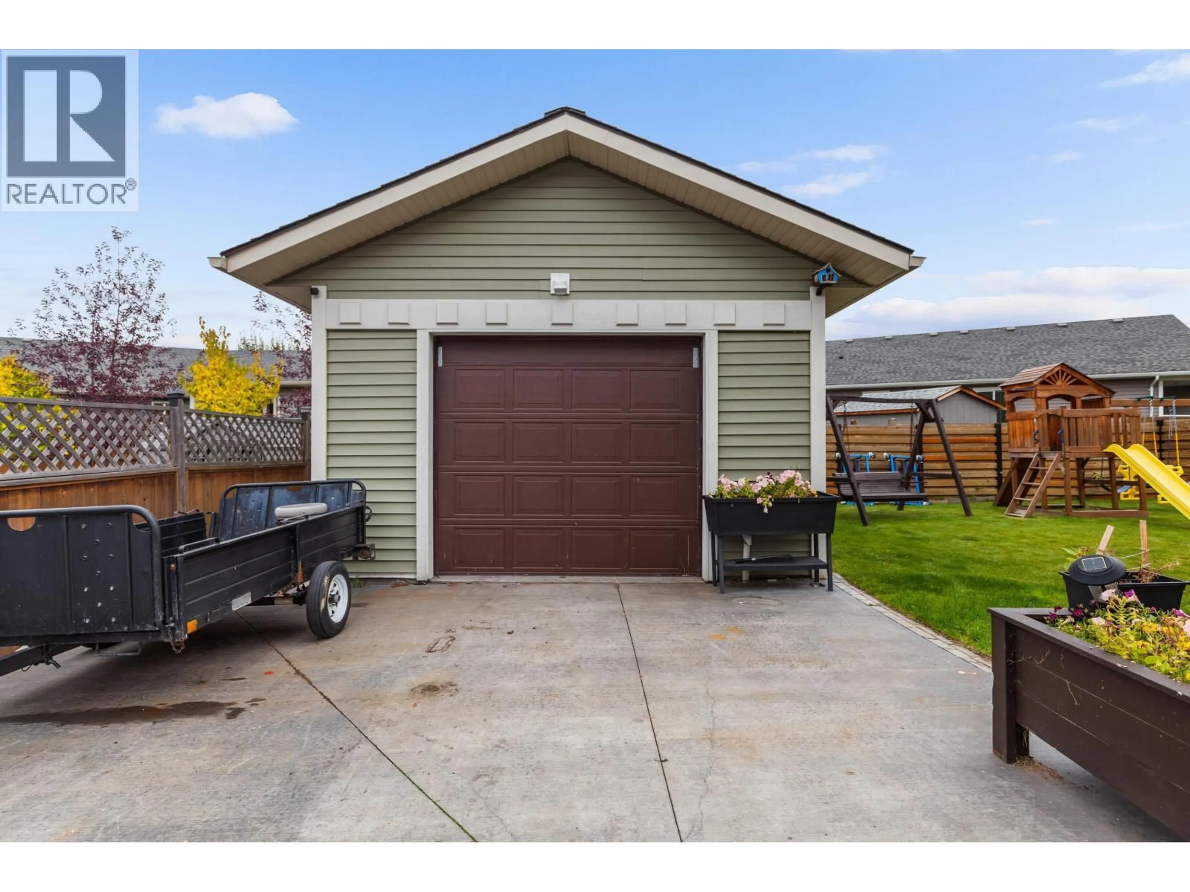 Indoor garage for 3909 BARNES DRIVE, Prince George British Columbia V2N0G3