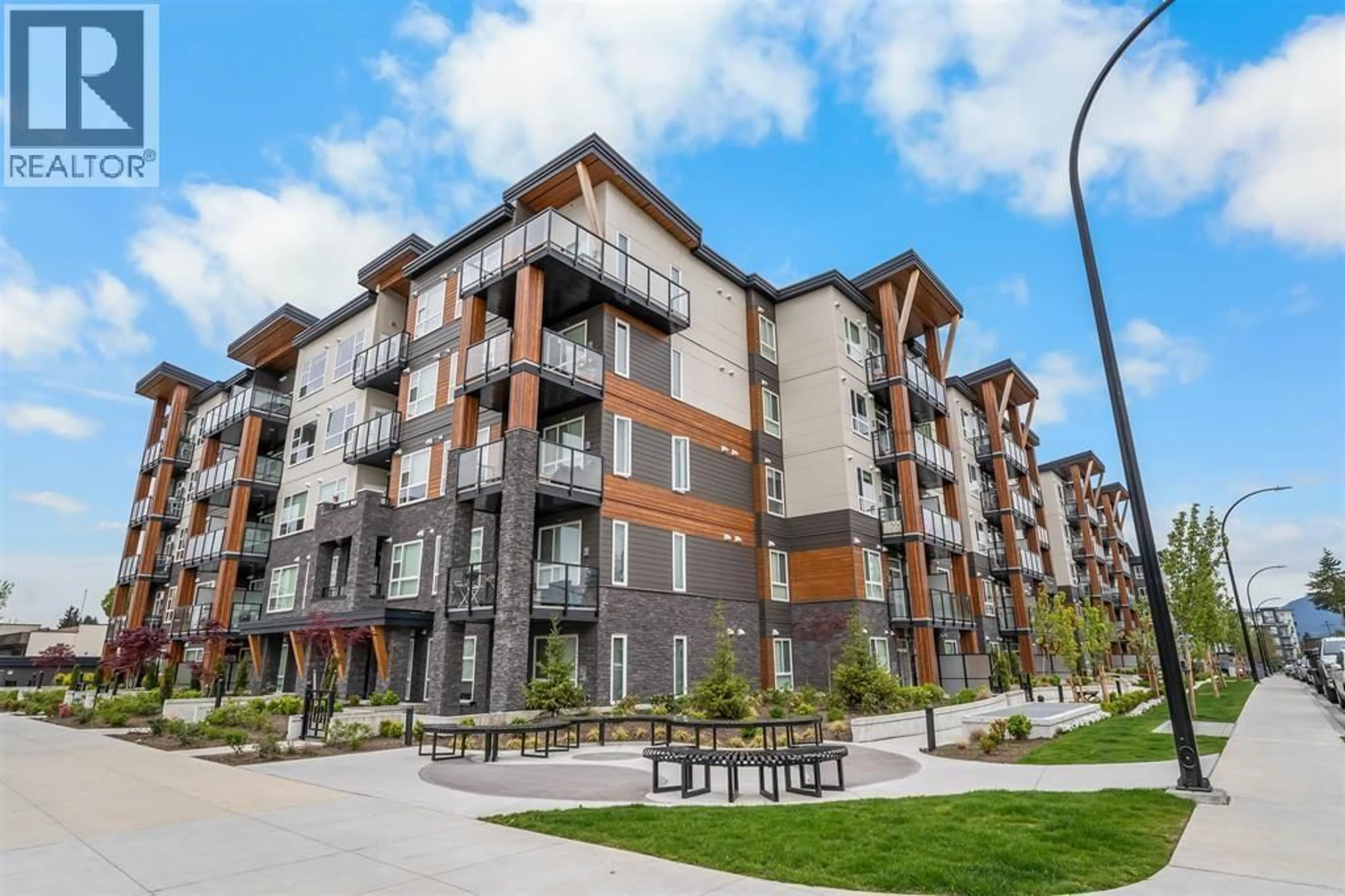 Patio, unknown for 423 - 12109 223 STREET, Maple Ridge British Columbia V2X5Y6