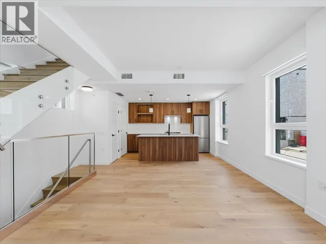 6833 CAMBIE STREET, Vancouver 4