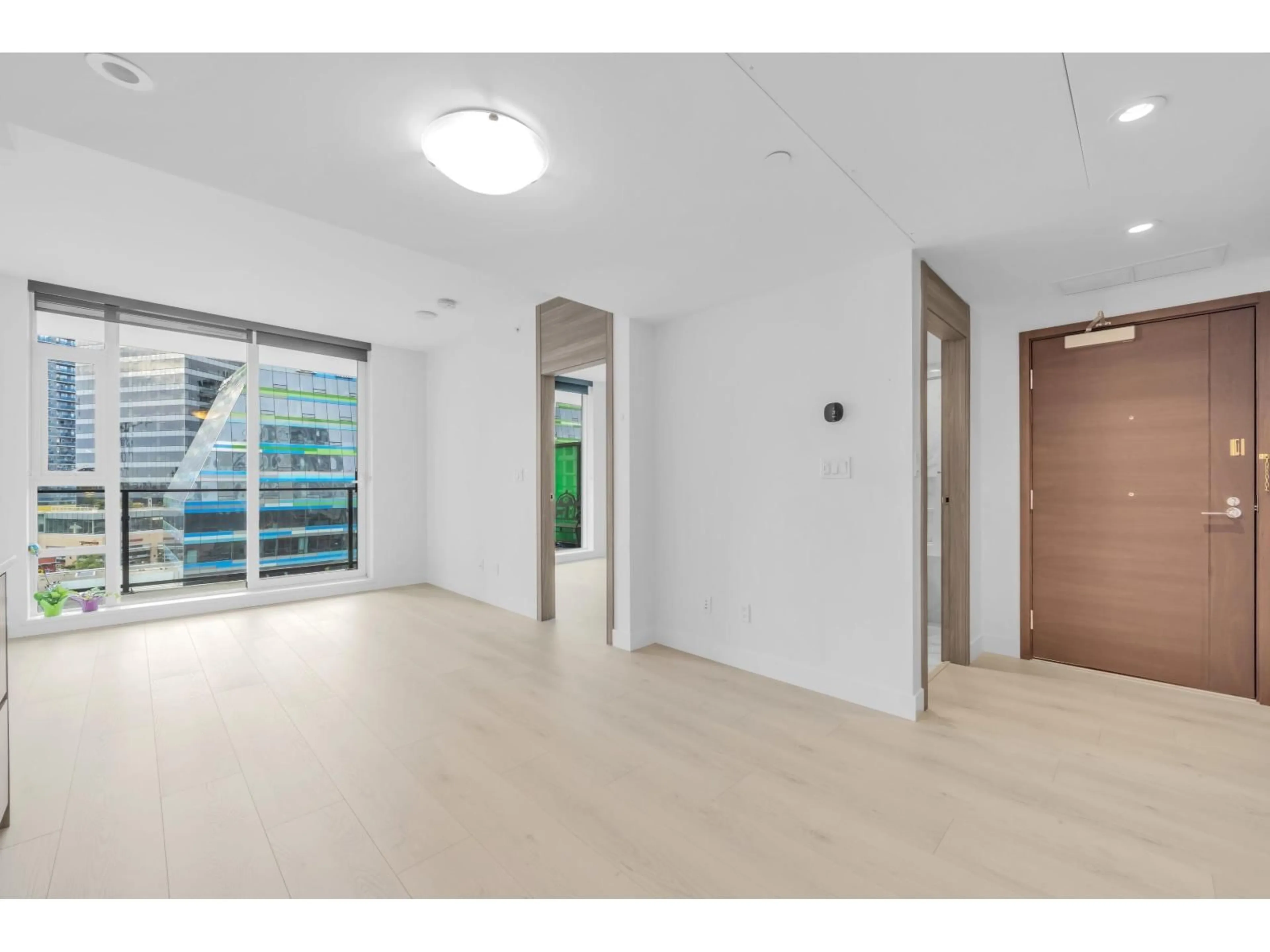 Indoor foyer for 801 - 9887 WHALLEY BOULEVARD, Surrey British Columbia V3T0P4