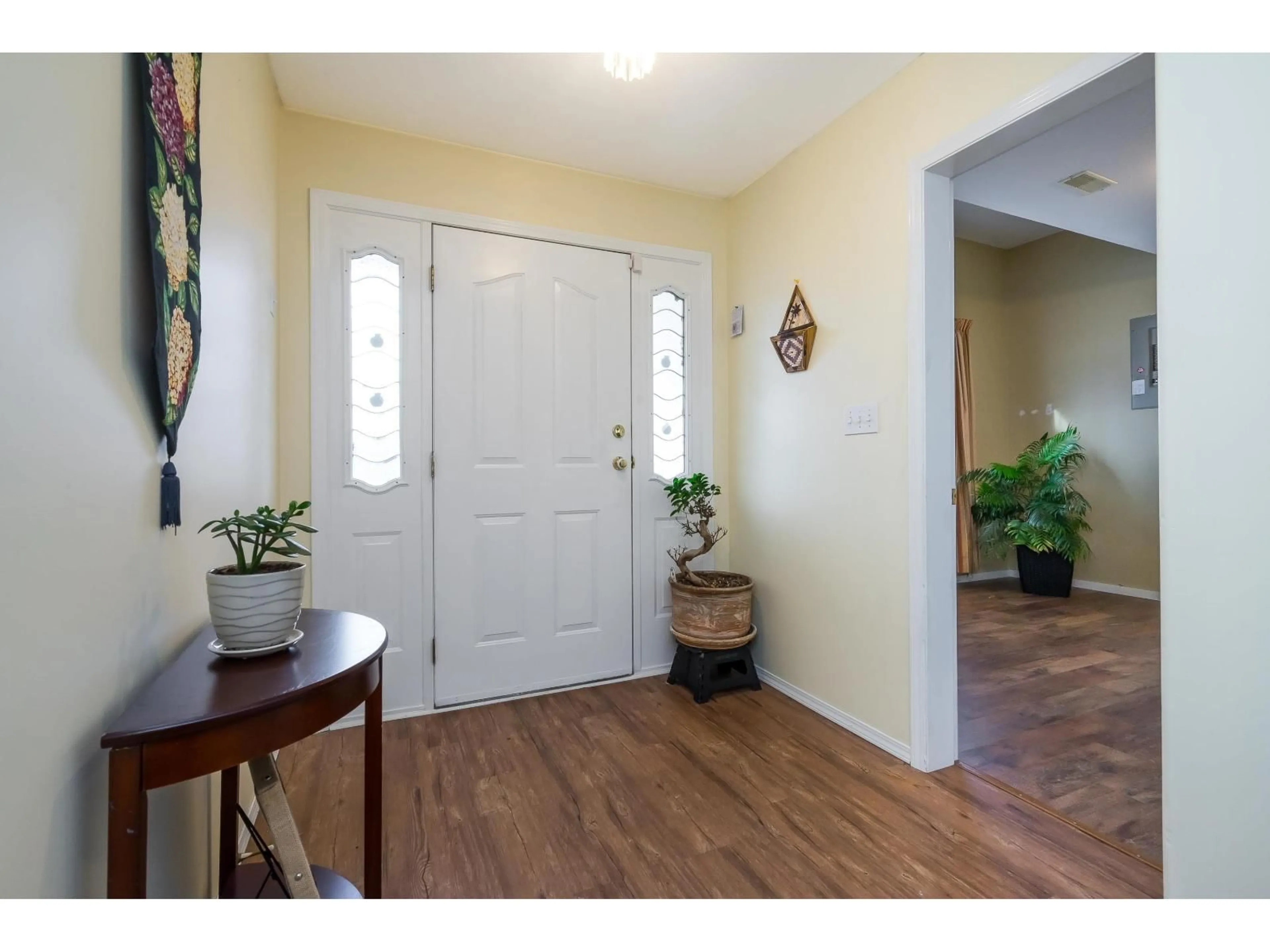 Indoor entryway for 5688 STONEHAVEN STREET, Chilliwack British Columbia V2R3Y6