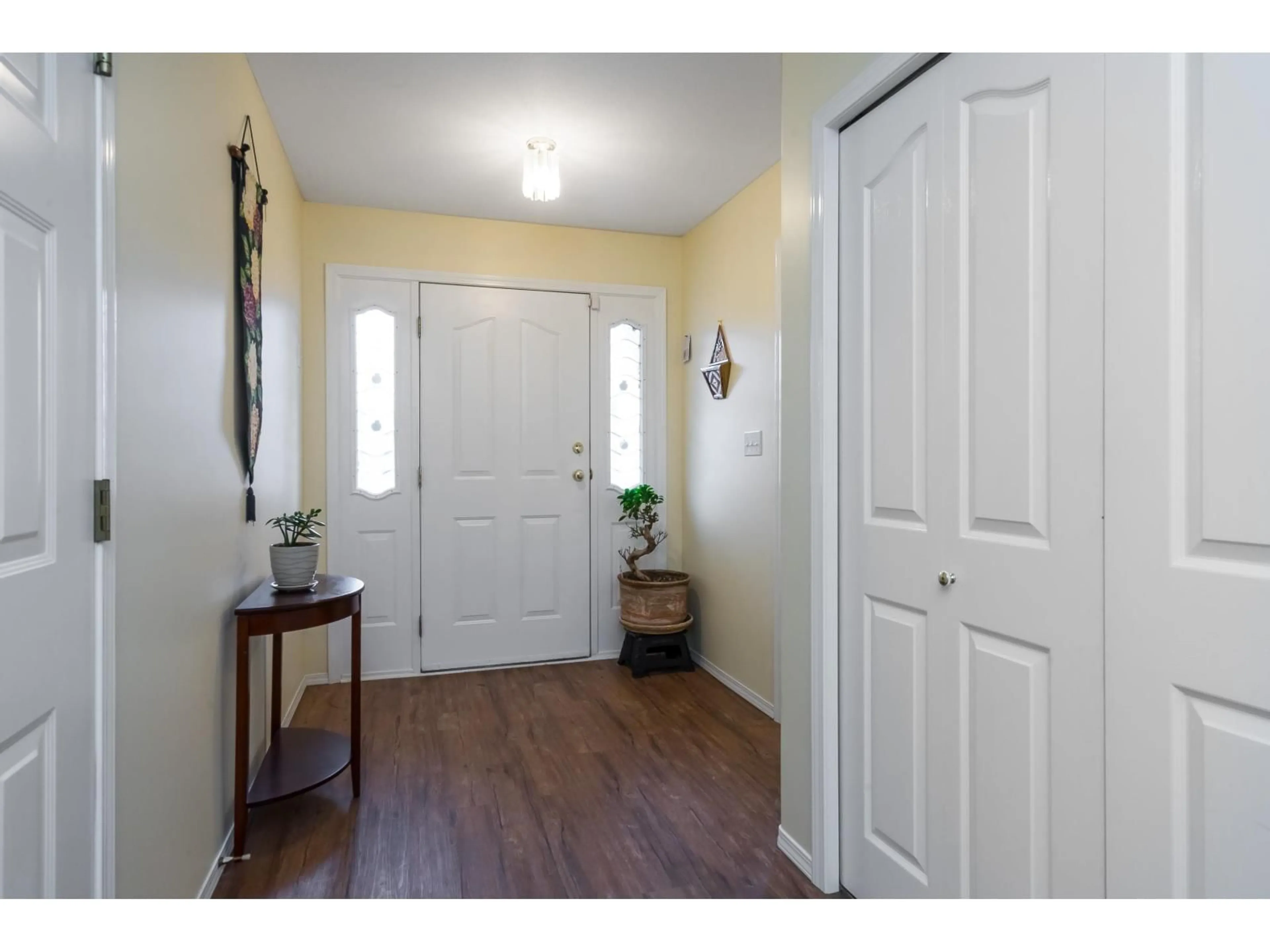 Indoor entryway for 5688 STONEHAVEN STREET, Chilliwack British Columbia V2R3Y6