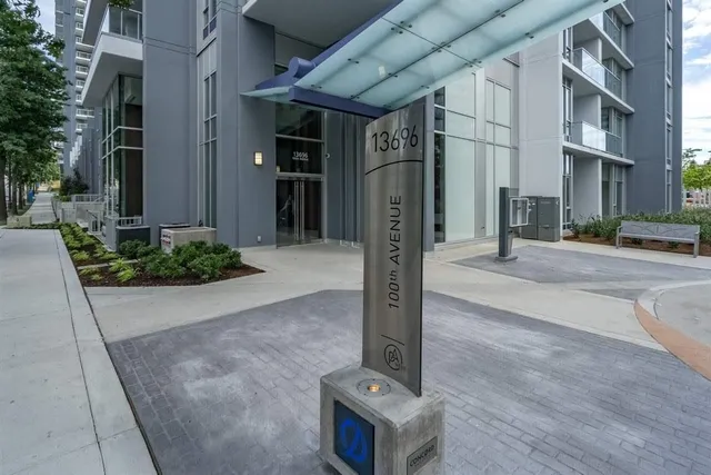 2001 - 13696 100 AVENUE, Surrey 2