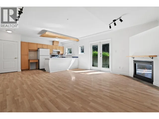 3027 7TH AVENUE, Vancouver 2