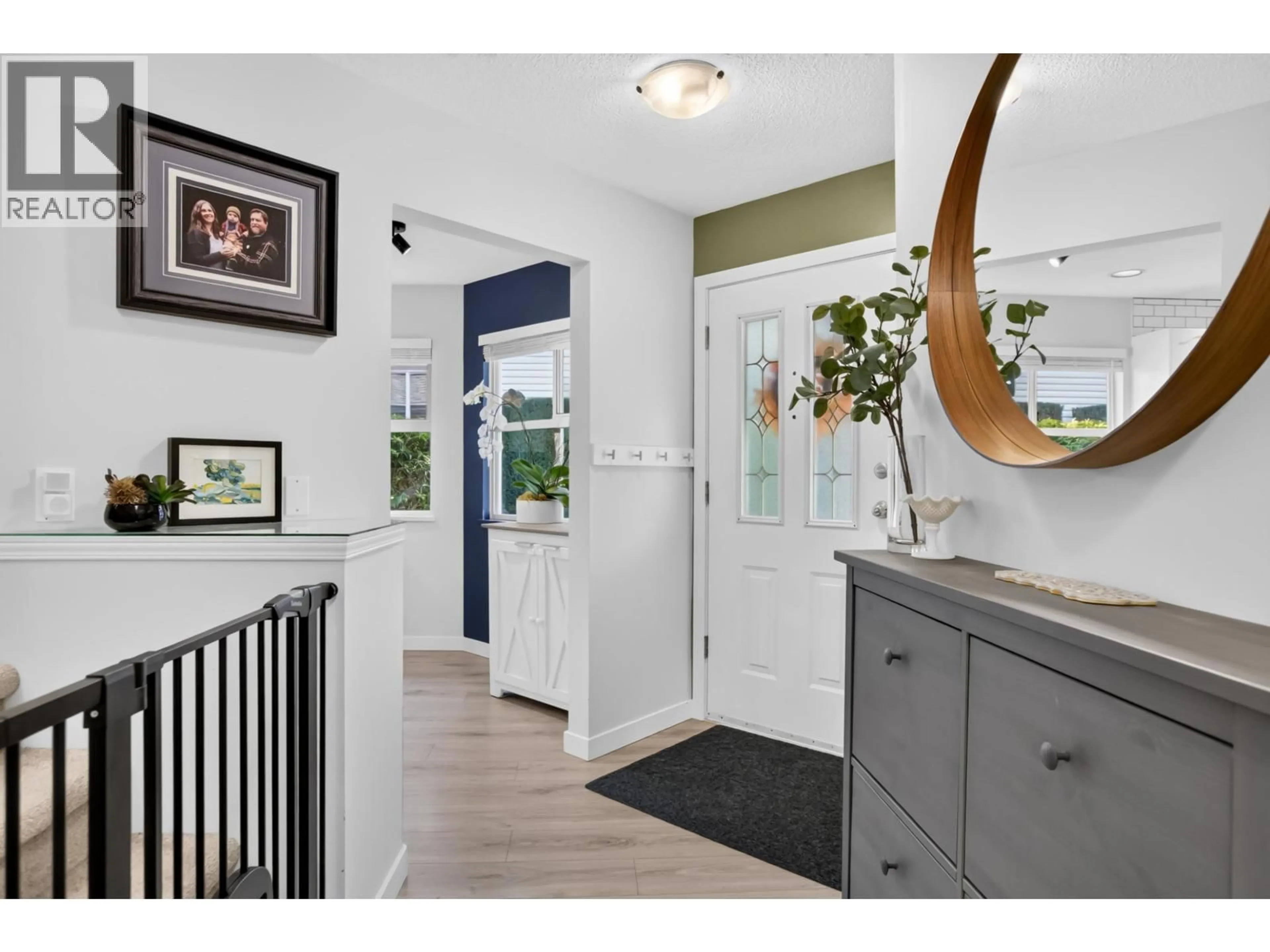 Indoor entryway for 11 - 22751 HANEY, Maple Ridge British Columbia V2X2N2