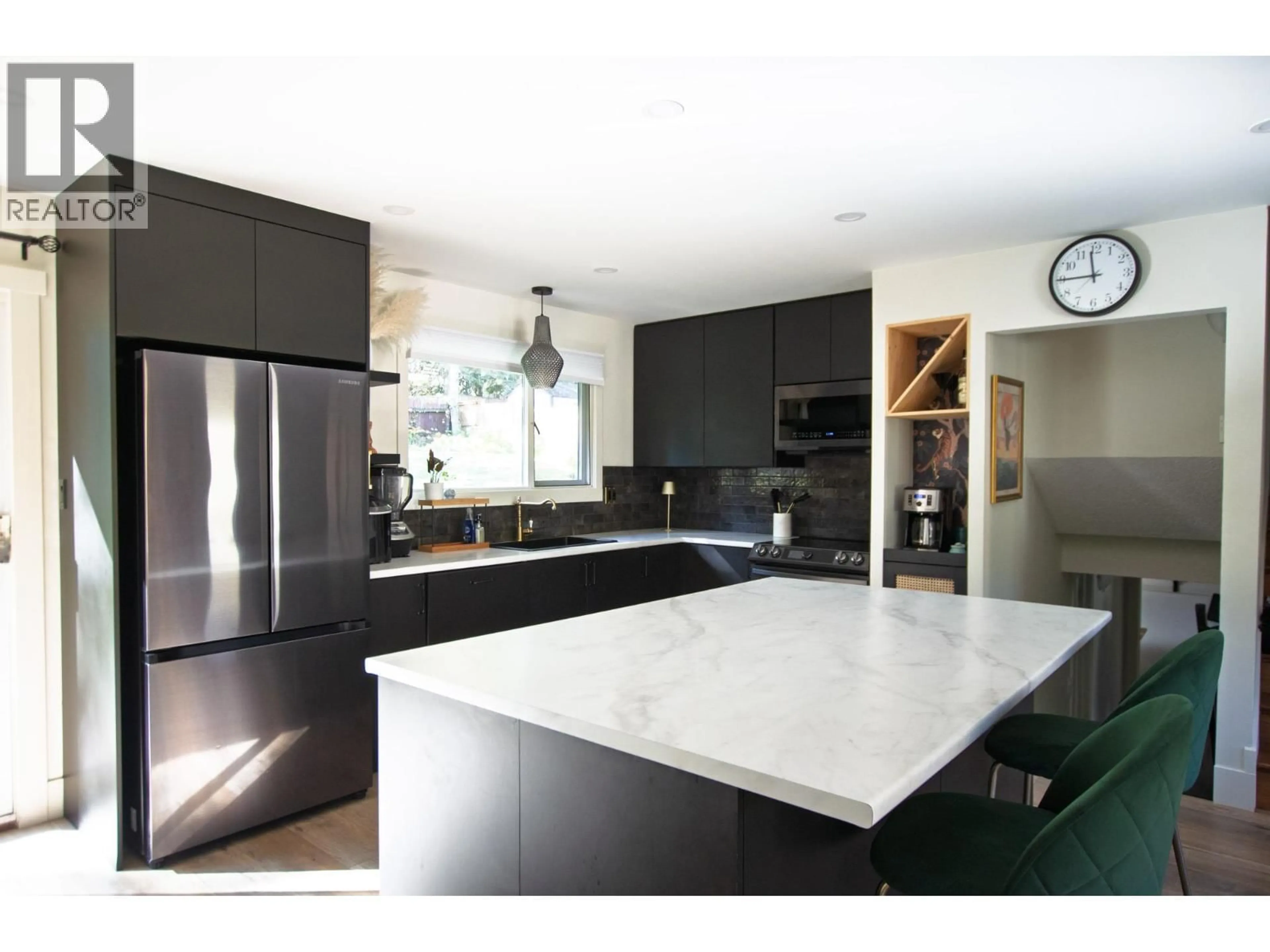 Contemporary kitchen, unknown for 2135 CROFT ROAD, Prince George British Columbia V2K4A9