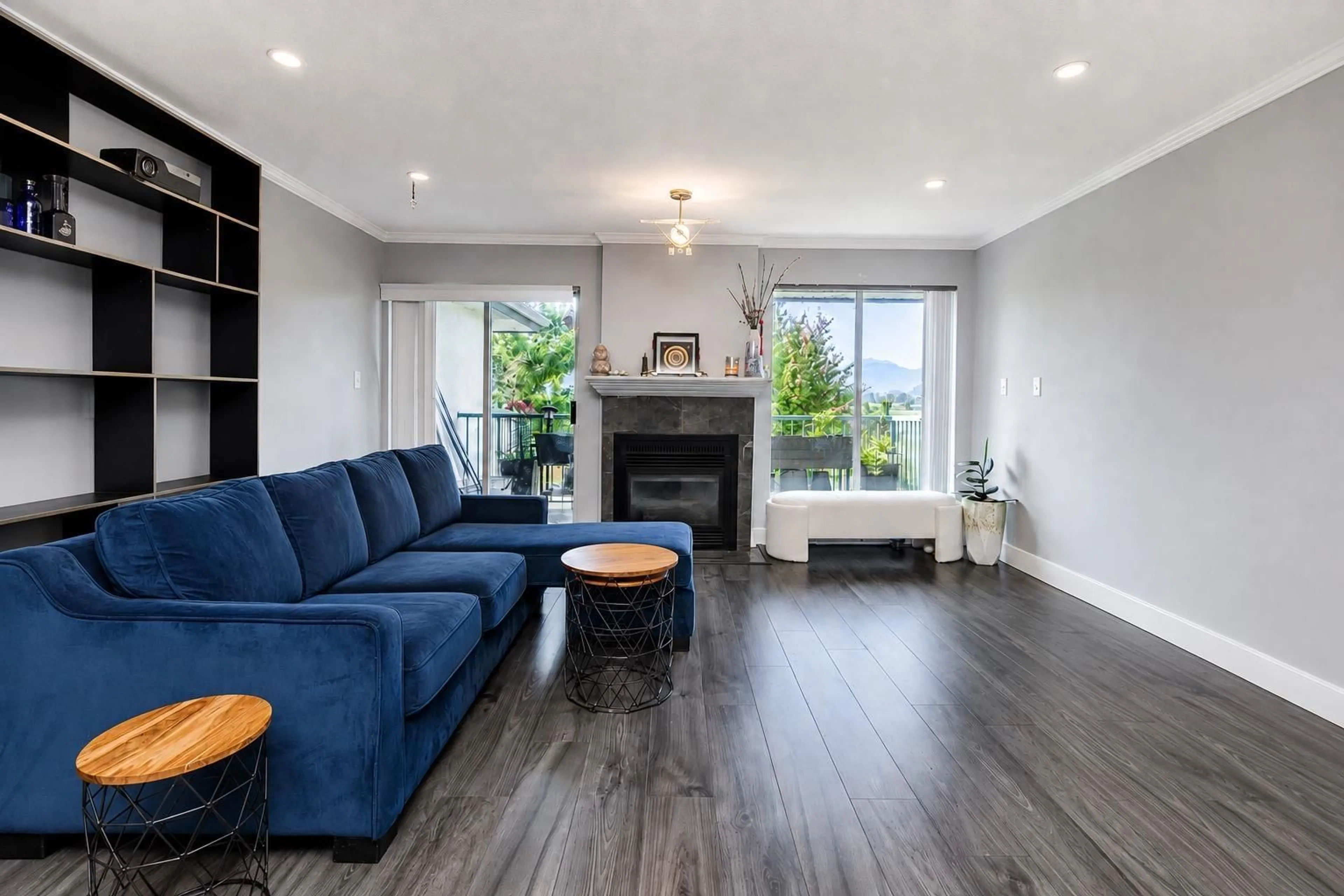 Living room with furniture, wood/laminate floor for 36 - 8533 BROADWAY STREET, Chilliwack British Columbia V2P5V4