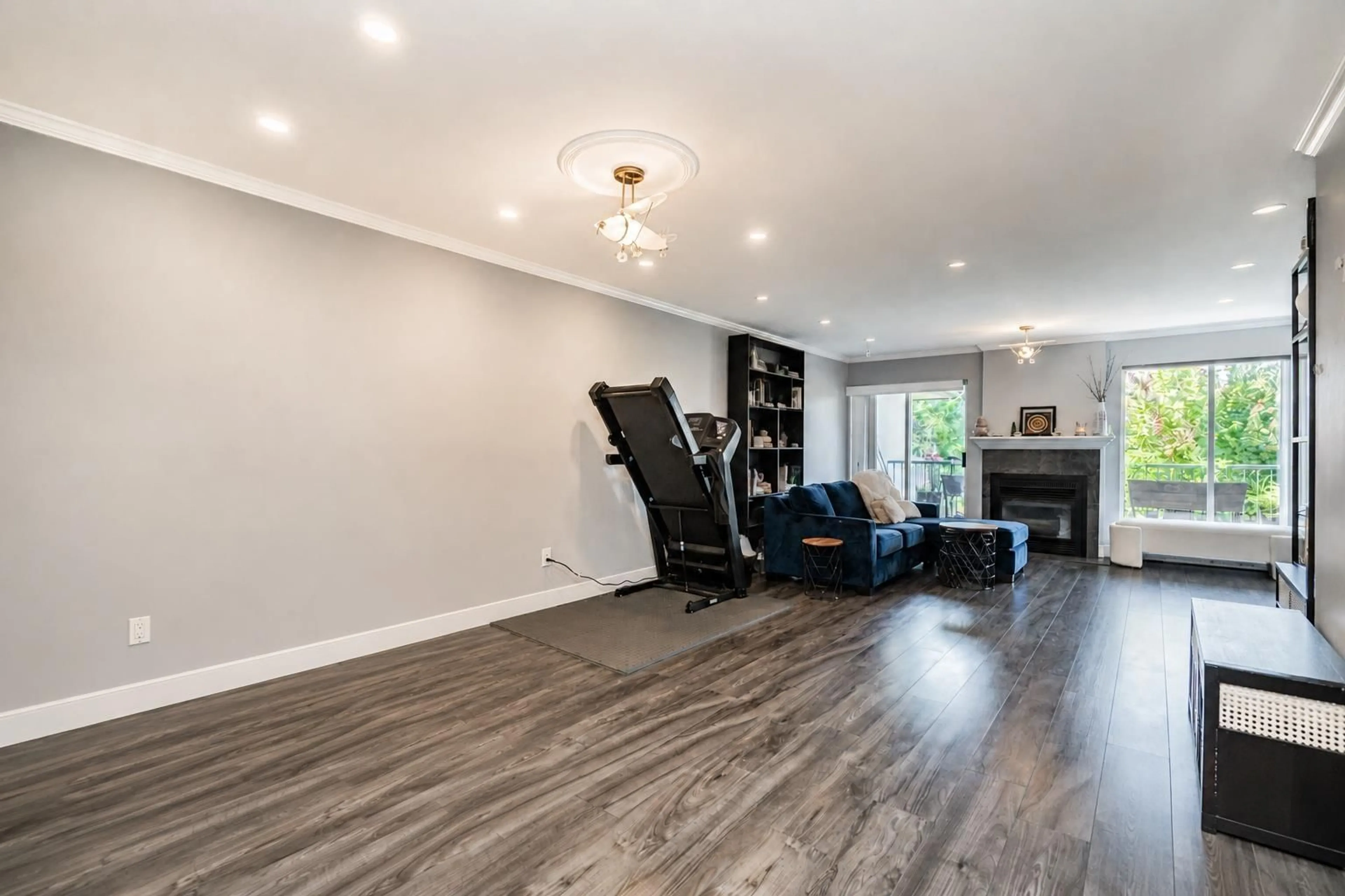Living room with furniture, wood/laminate floor for 36 - 8533 BROADWAY STREET, Chilliwack British Columbia V2P5V4