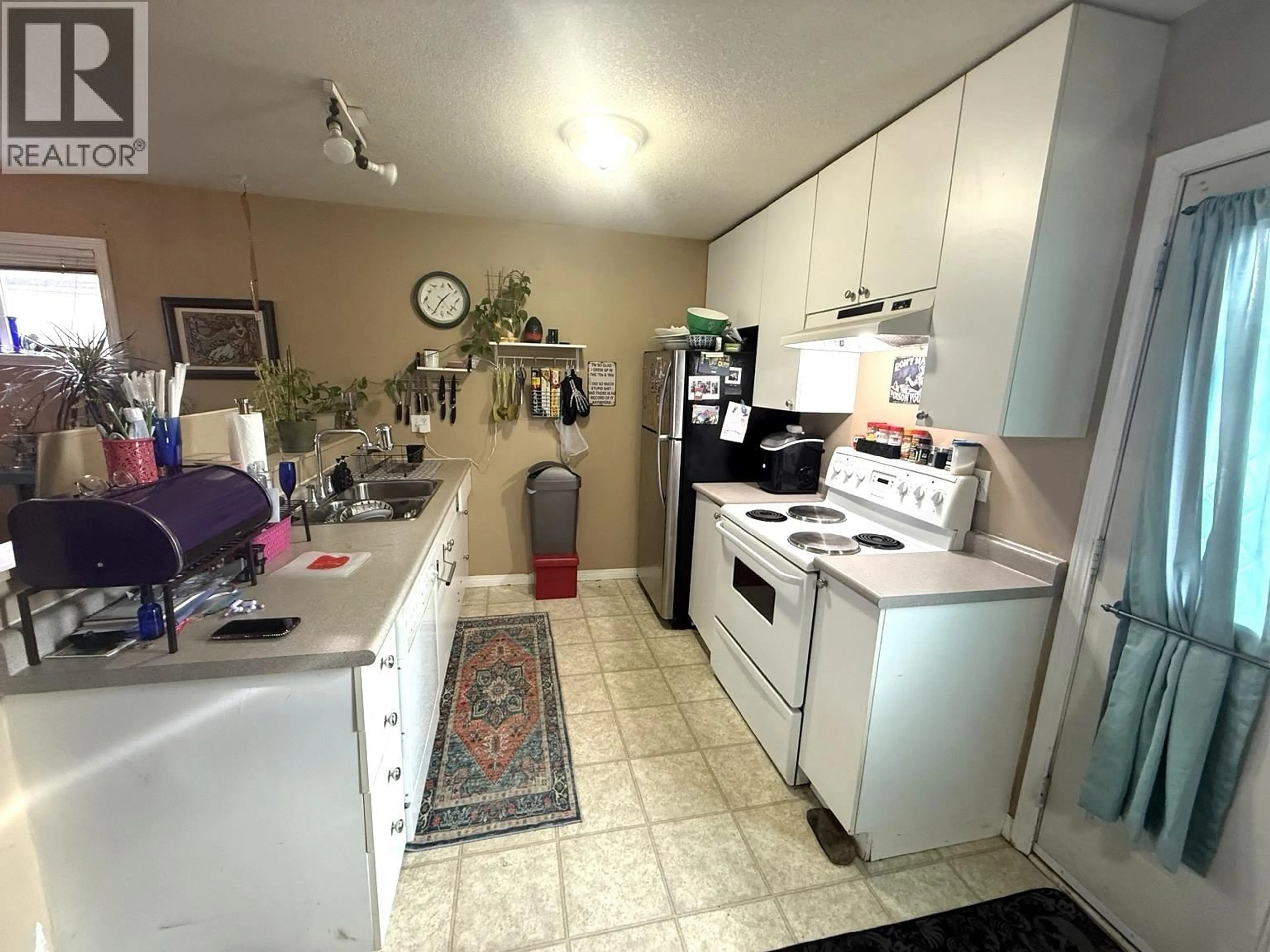Standard kitchen, unknown for 11119 101 AVENUE, Fort St. John British Columbia V1J2C4