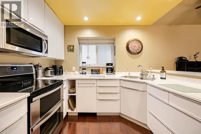 336 26TH STREET, North Vancouver 5
