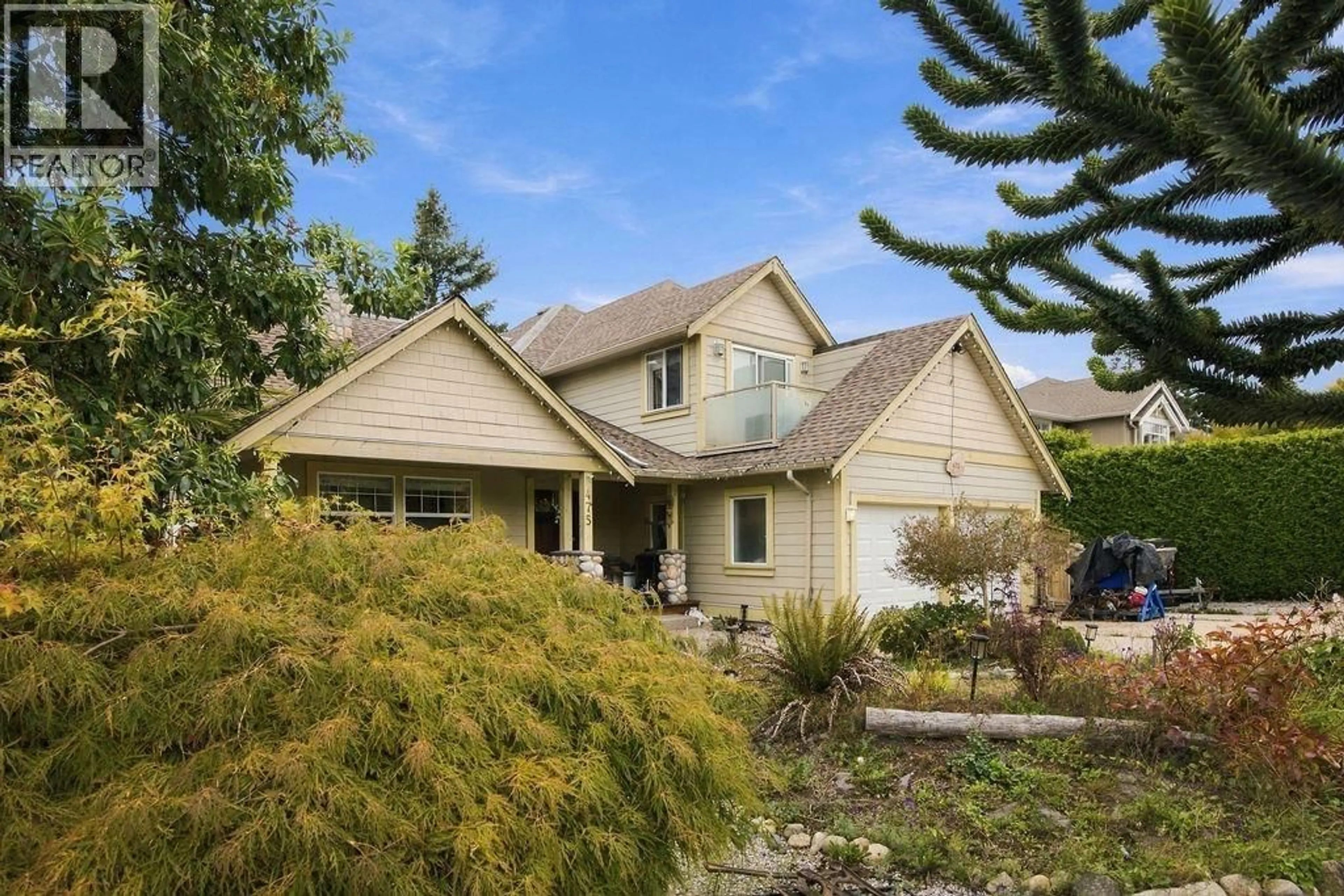 Home with vinyl exterior material, street for 475 HARRY ROAD, Gibsons British Columbia V0N1V5