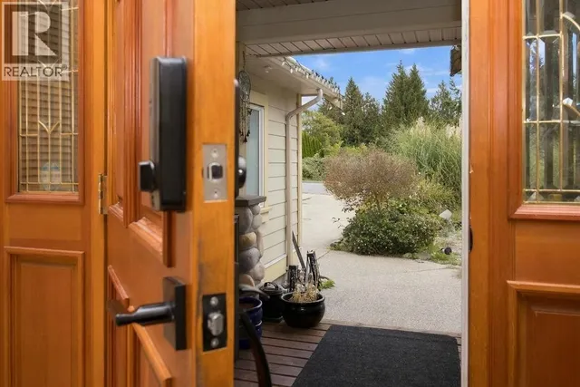 475 HARRY ROAD, Gibsons 5