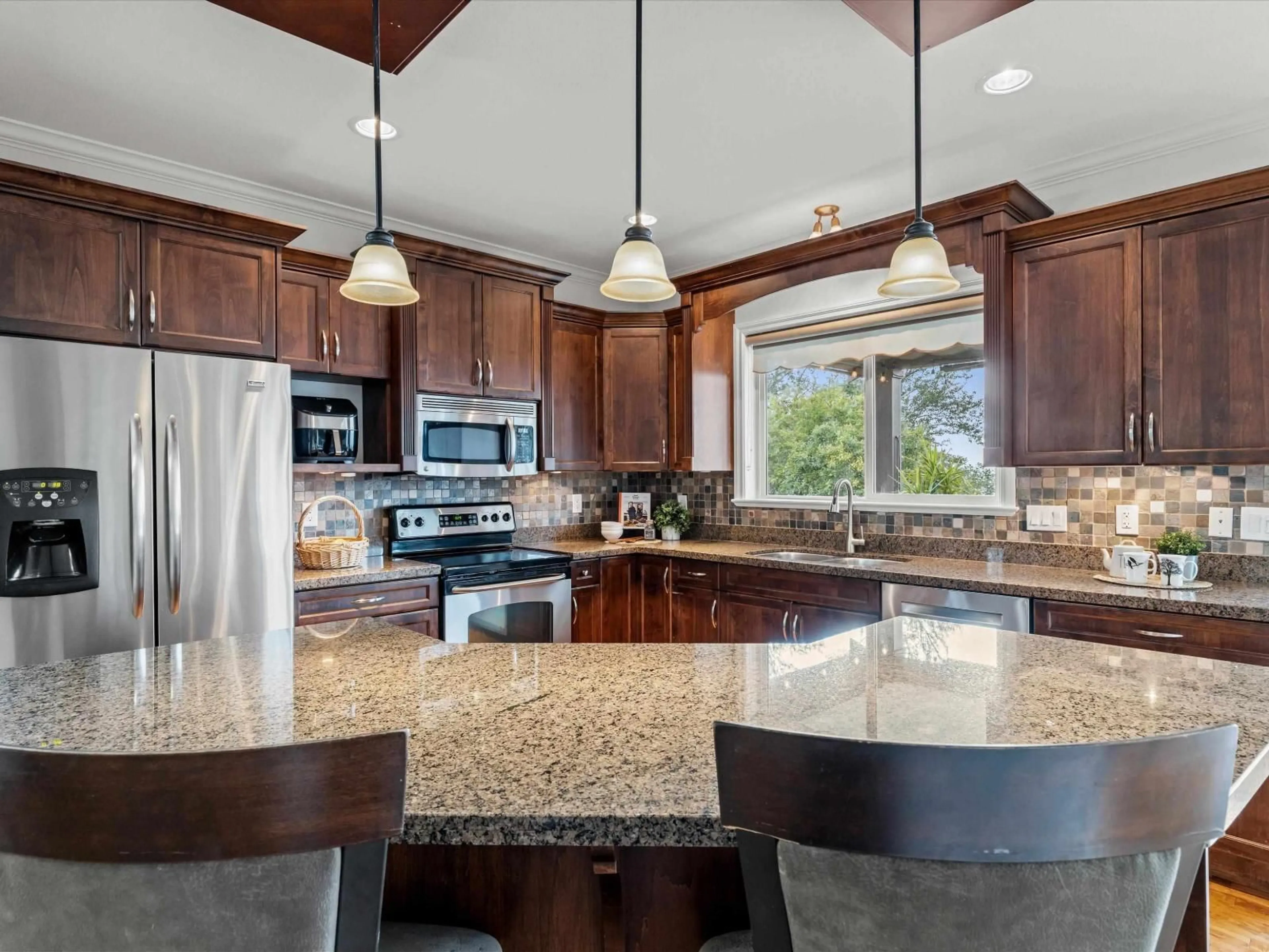 Open concept kitchen, ceramic/tile floor for 3526 BASSANO TERRACE, Abbotsford British Columbia V3G2Y2