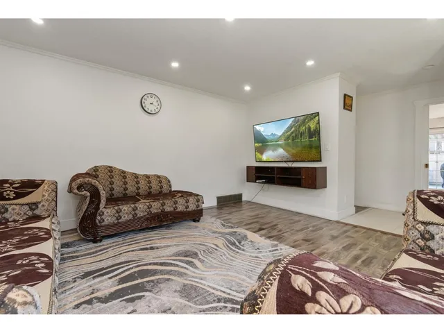 3752 HARWOOD CRESCENT, Abbotsford 5