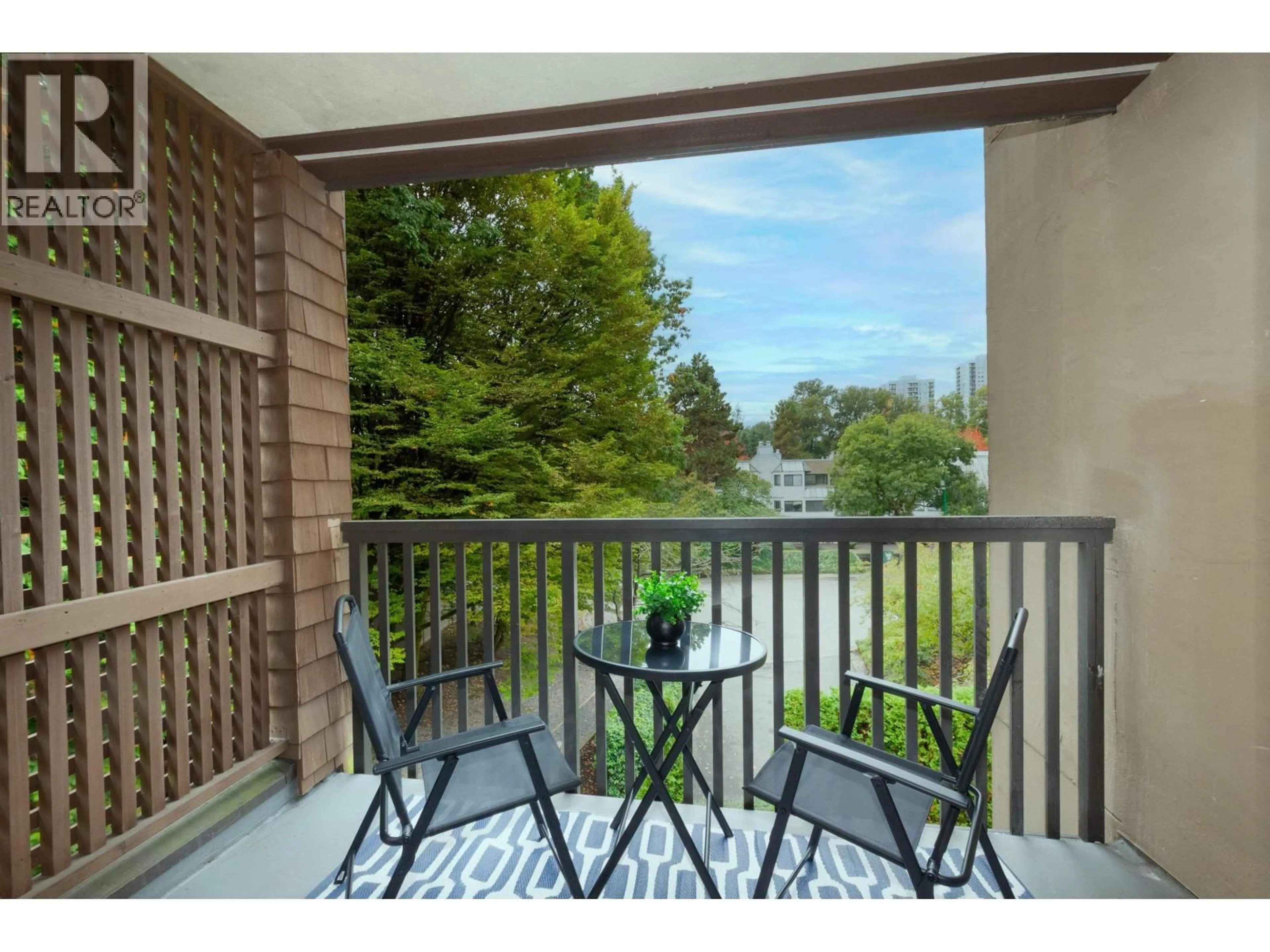 Patio, water/lake/river/ocean view for 307 - 9857 MANCHESTER DRIVE, Burnaby British Columbia V3N4P5