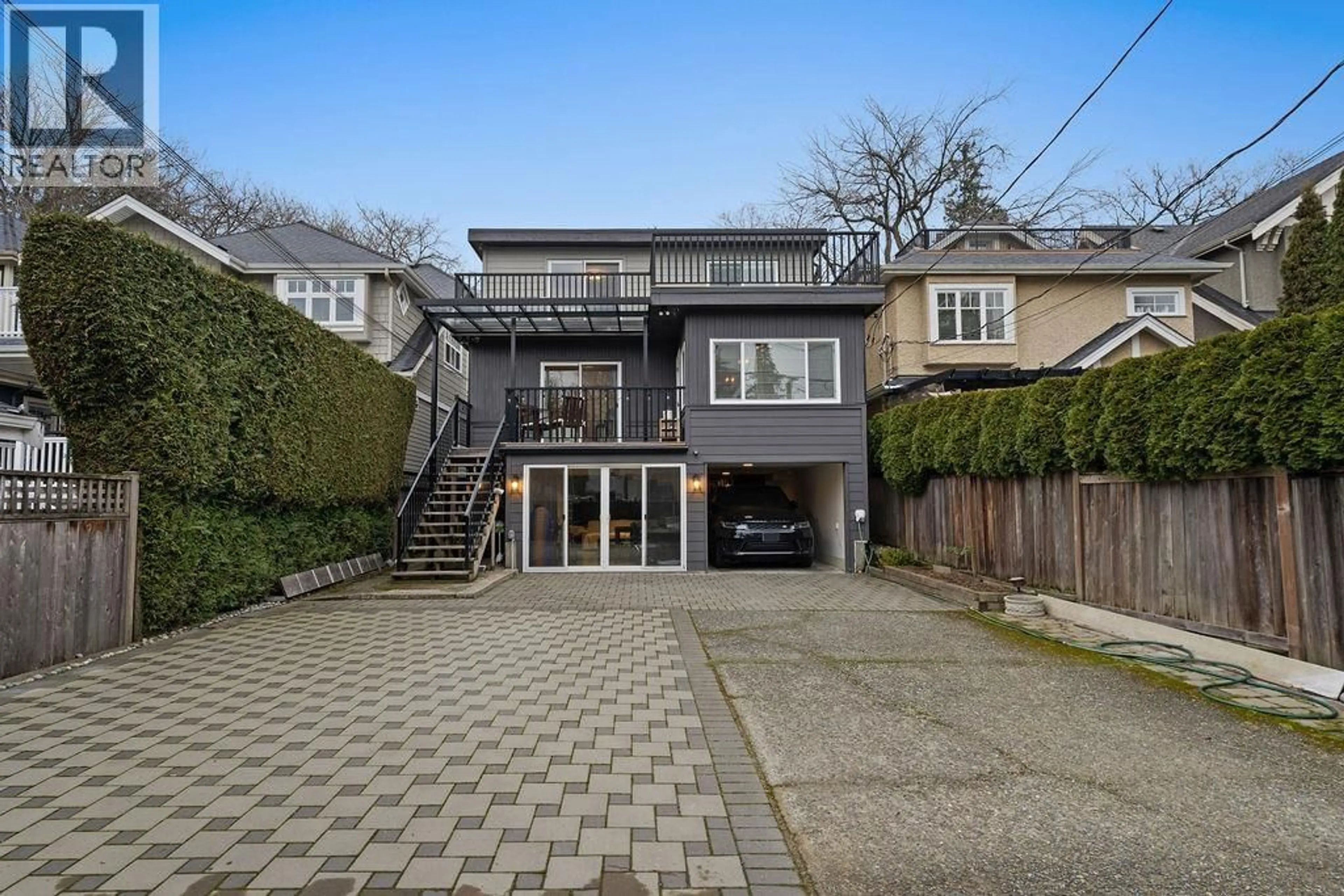 A pic from outside/outdoor area/front of a property/back of a property/a pic from drone, street for 3264 38TH AVENUE, Vancouver British Columbia V6N2X6