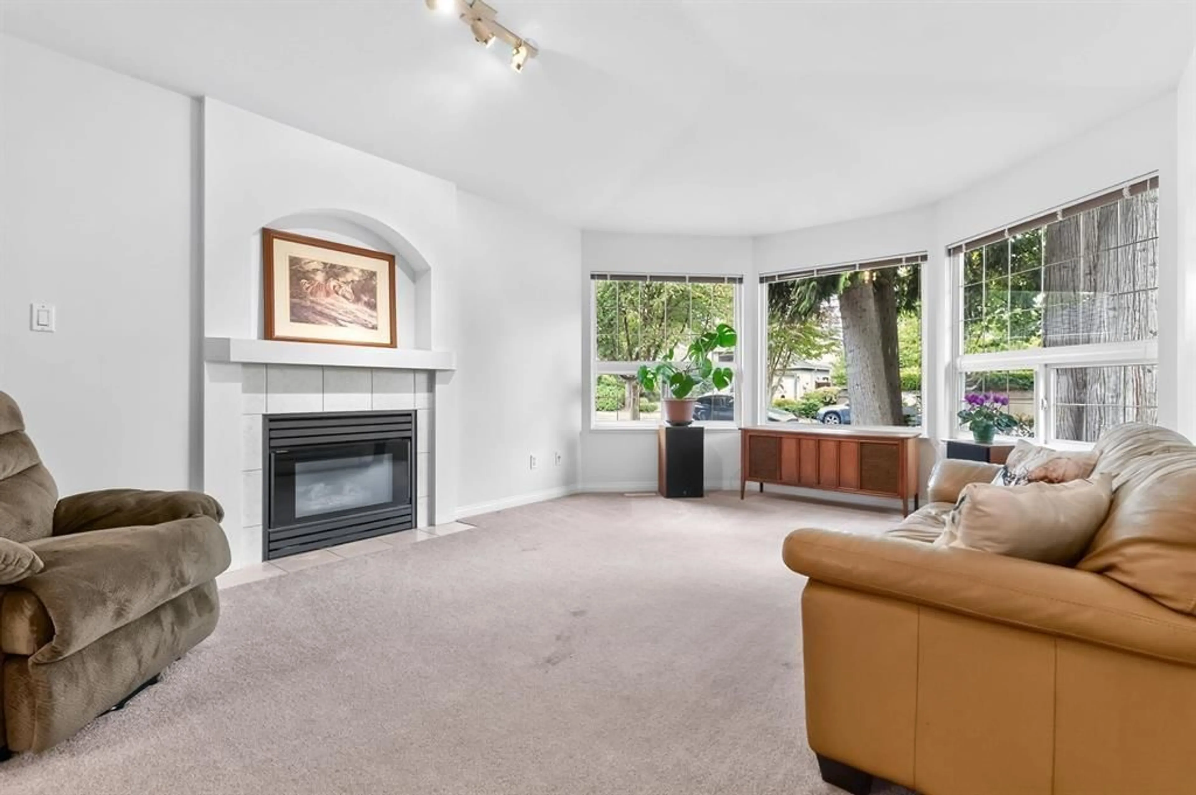 Living room with furniture, unknown for 4484 210A STREET, Langley British Columbia V3A8M2