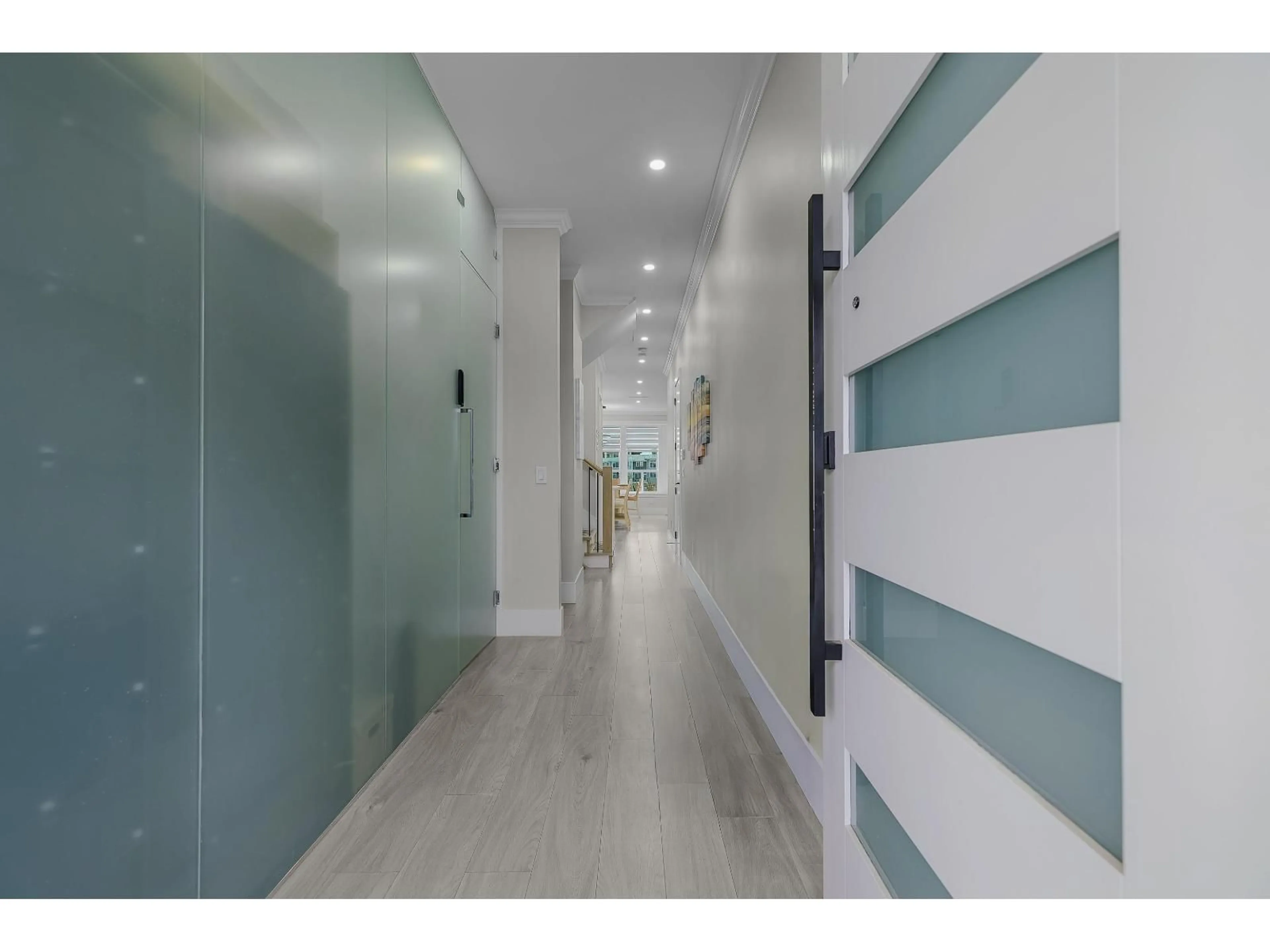 Indoor foyer for 20671 76B AVENUE, Langley British Columbia V2Y1W7