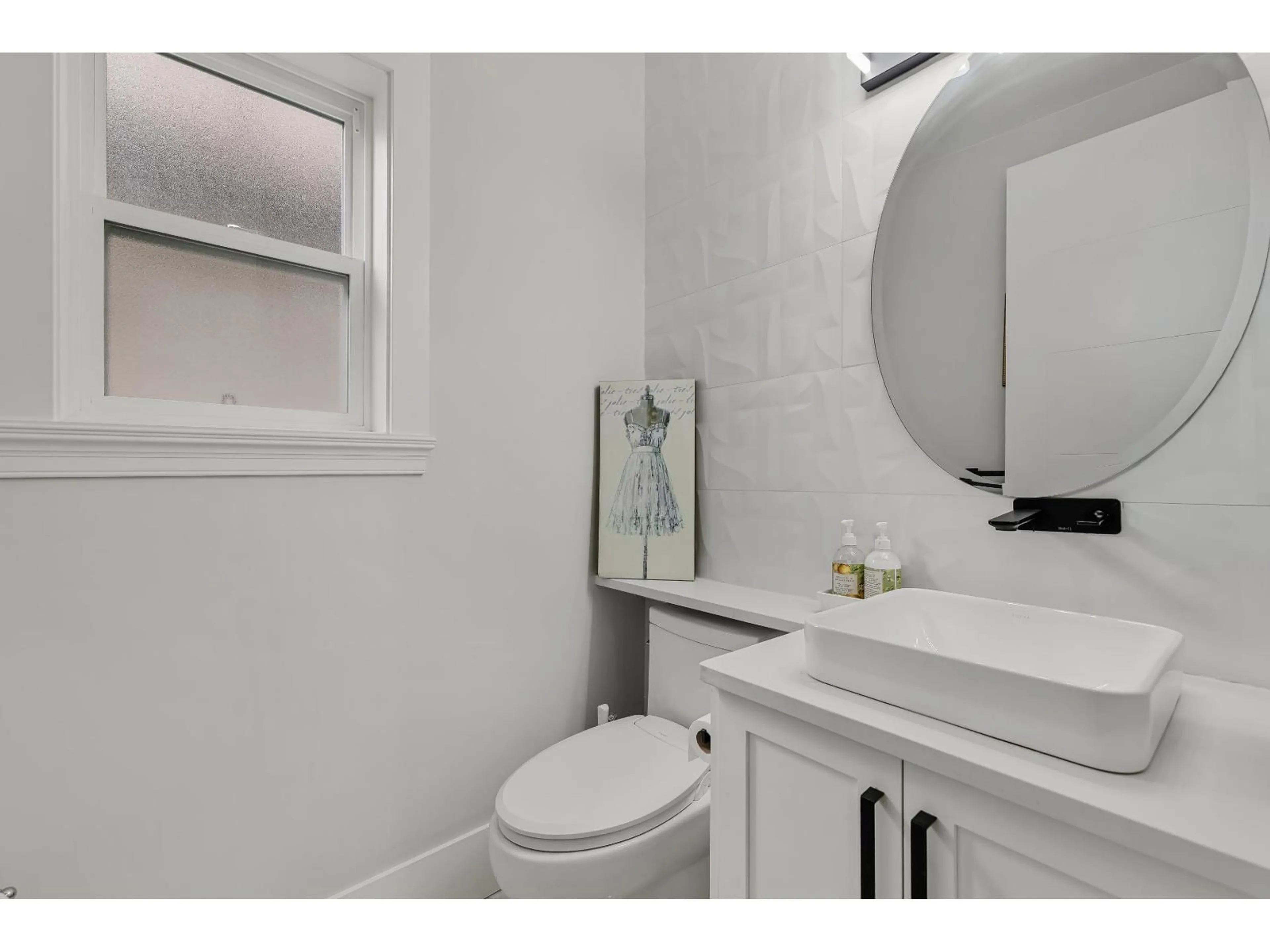 Standard bathroom, ceramic/tile floor for 20671 76B AVENUE, Langley British Columbia V2Y1W7