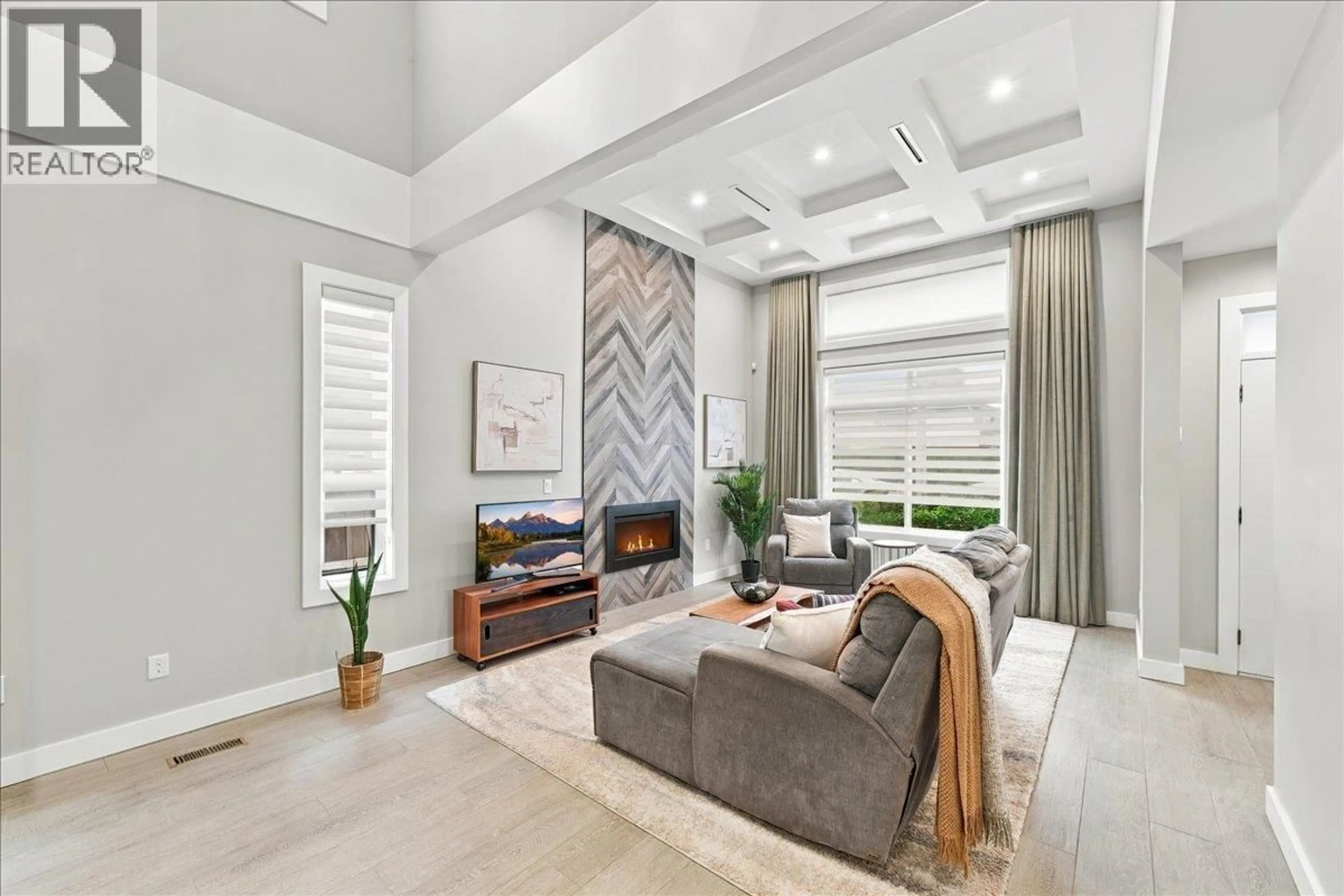 Living room with furniture, ceramic/tile floor for 4348 CARLETON AVENUE, Burnaby British Columbia V5G3B6