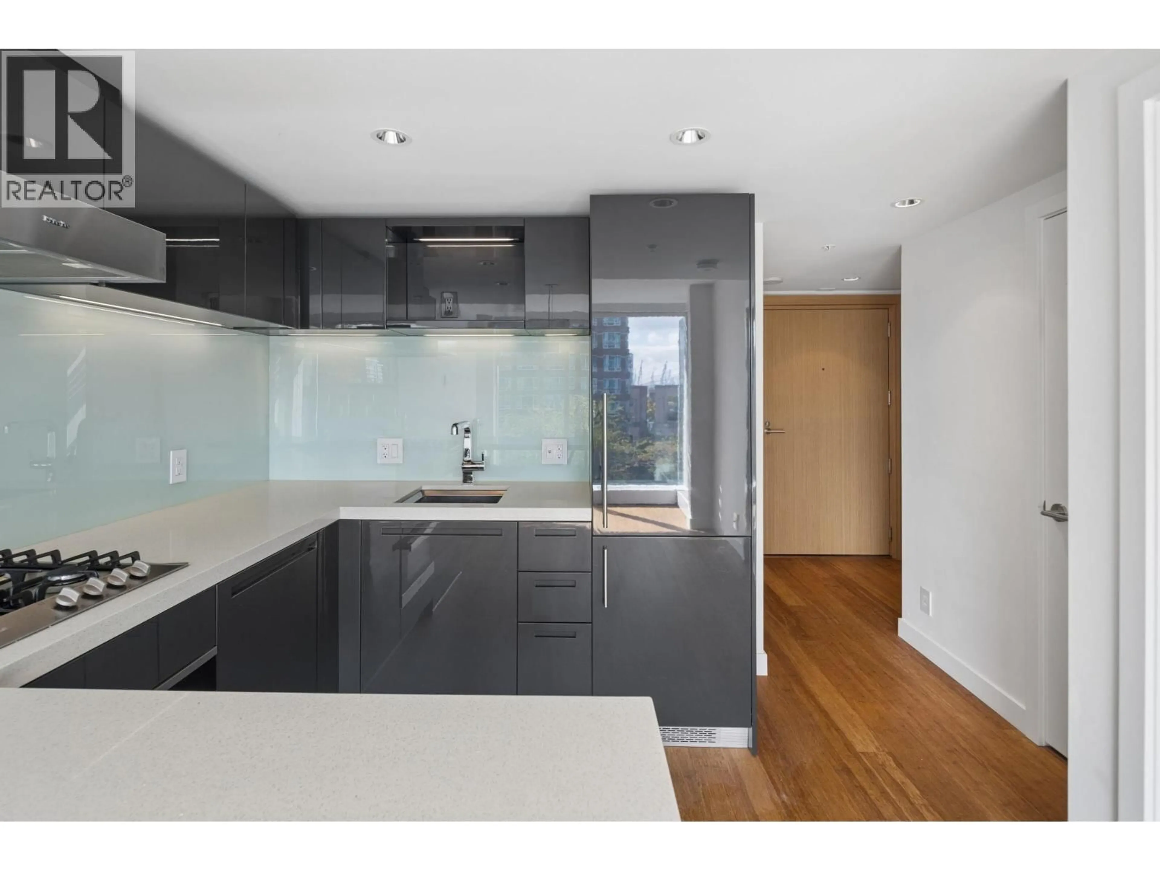 Standard kitchen, wood/laminate floor for 1211 - 777 RICHARDS STREET, Vancouver British Columbia V6B0M6