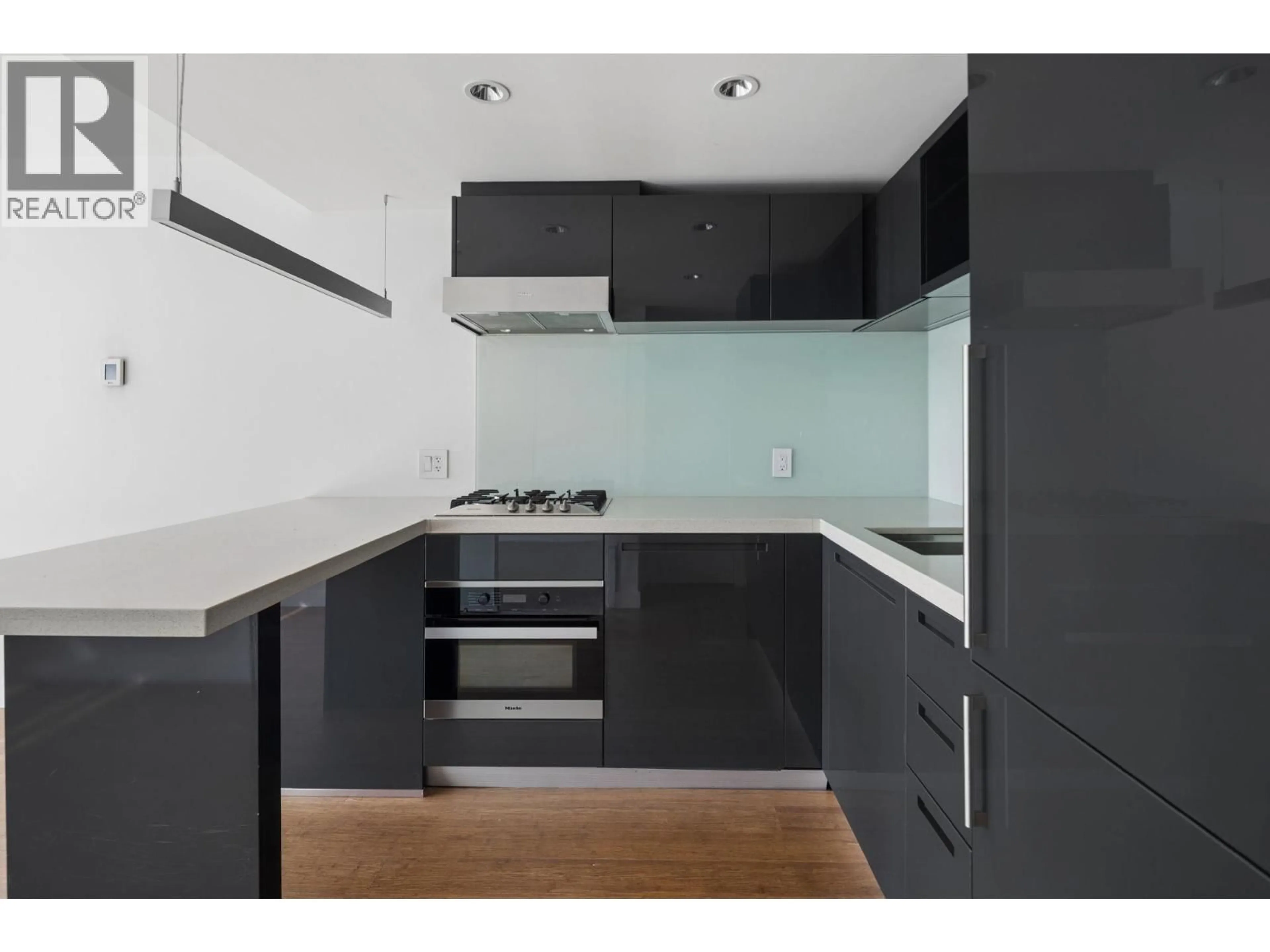Standard kitchen, wood/laminate floor for 1211 - 777 RICHARDS STREET, Vancouver British Columbia V6B0M6