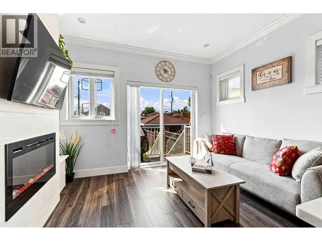 3162 VENABLES STREET, Vancouver 4