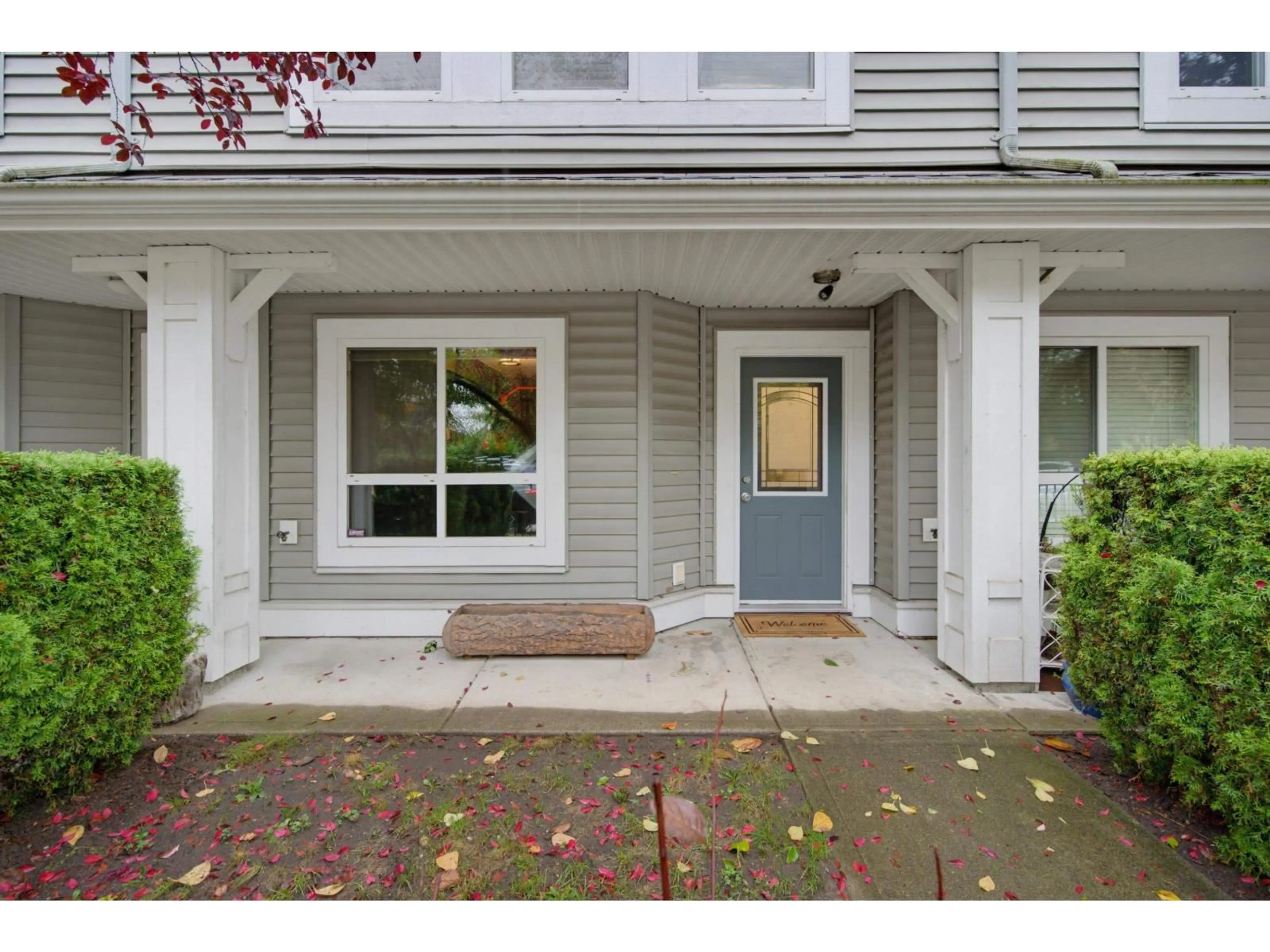 Indoor entryway for 9 - 5988 OLD MCLELLAN ROAD, Surrey British Columbia V3S1N3