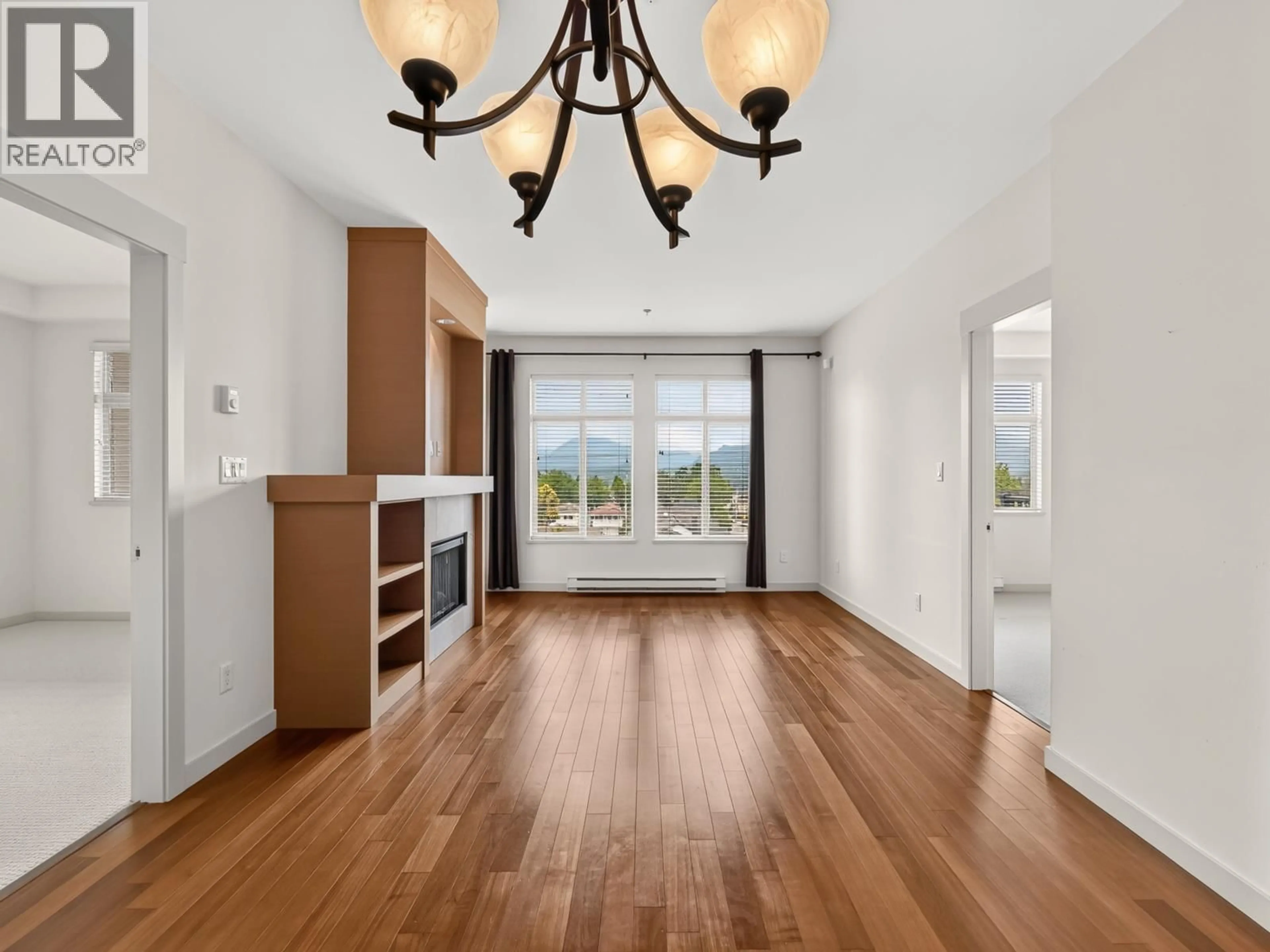 Unknown for 305 - 4365 HASTINGS STREET, Burnaby British Columbia V5C0B7