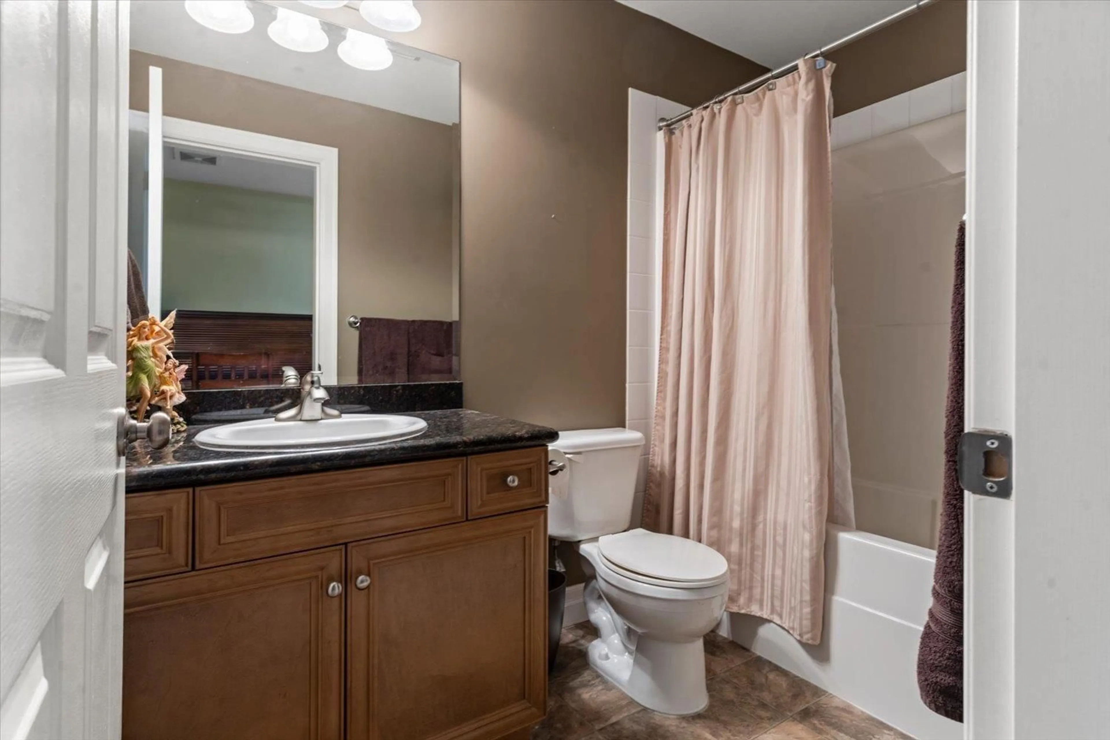Standard bathroom, unknown for 61 - 6449 BLACKWOOD LANE, Chilliwack British Columbia V2R5X5