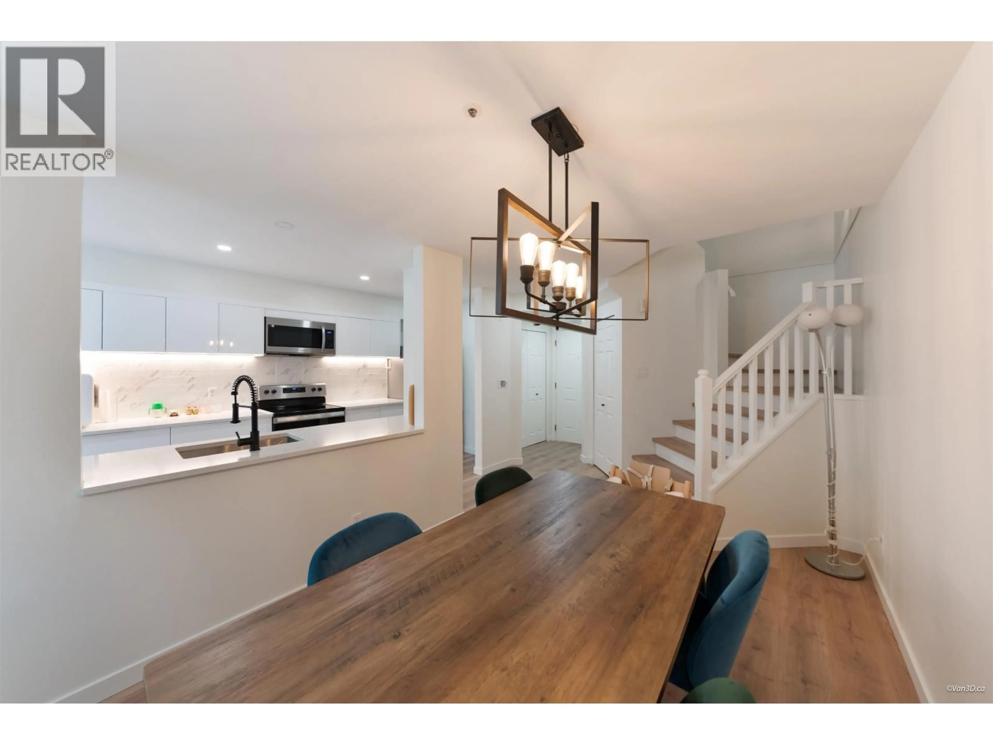 Open concept kitchen, wood/laminate floor for 113 - 2960 PRINCESS CRESCENT, Coquitlam British Columbia V3B7P2