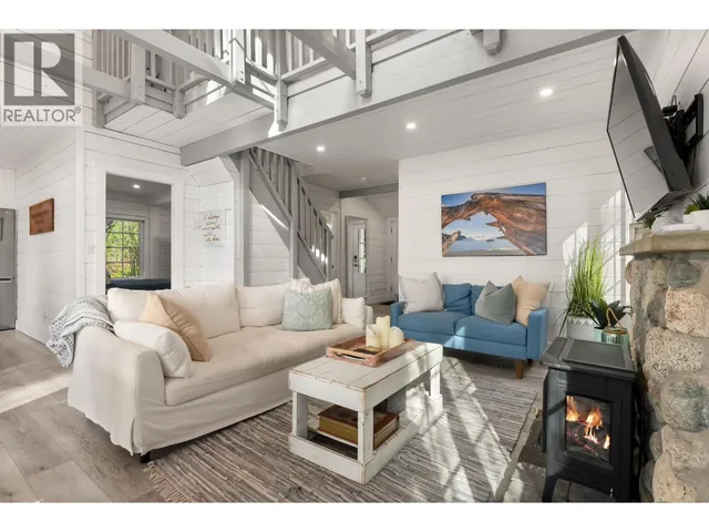 6129 SECHELT INLET ROAD, Sechelt 5