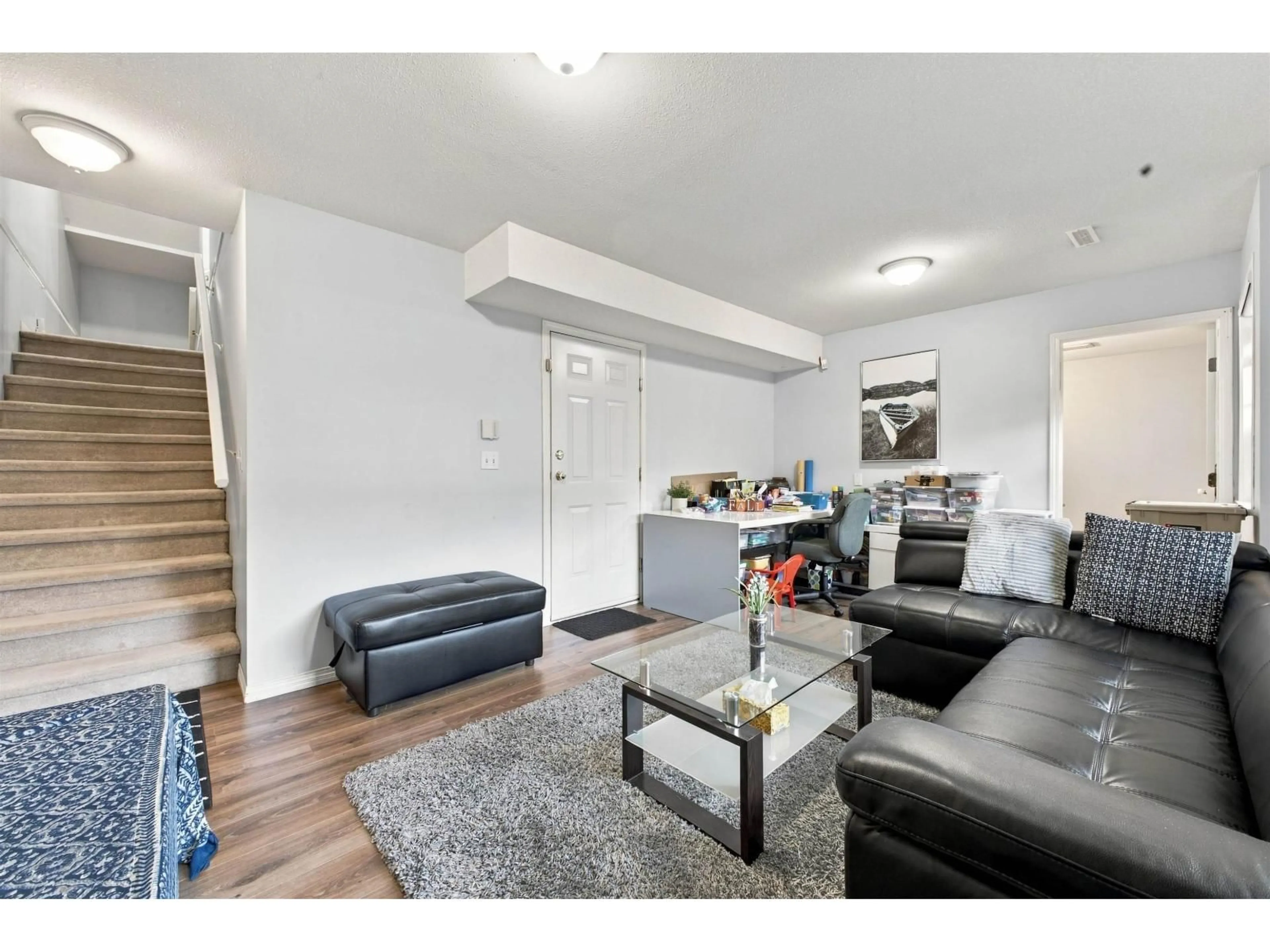 Living room with furniture, unknown for 18 - 8289 121A STREET, Surrey British Columbia V3W1G6