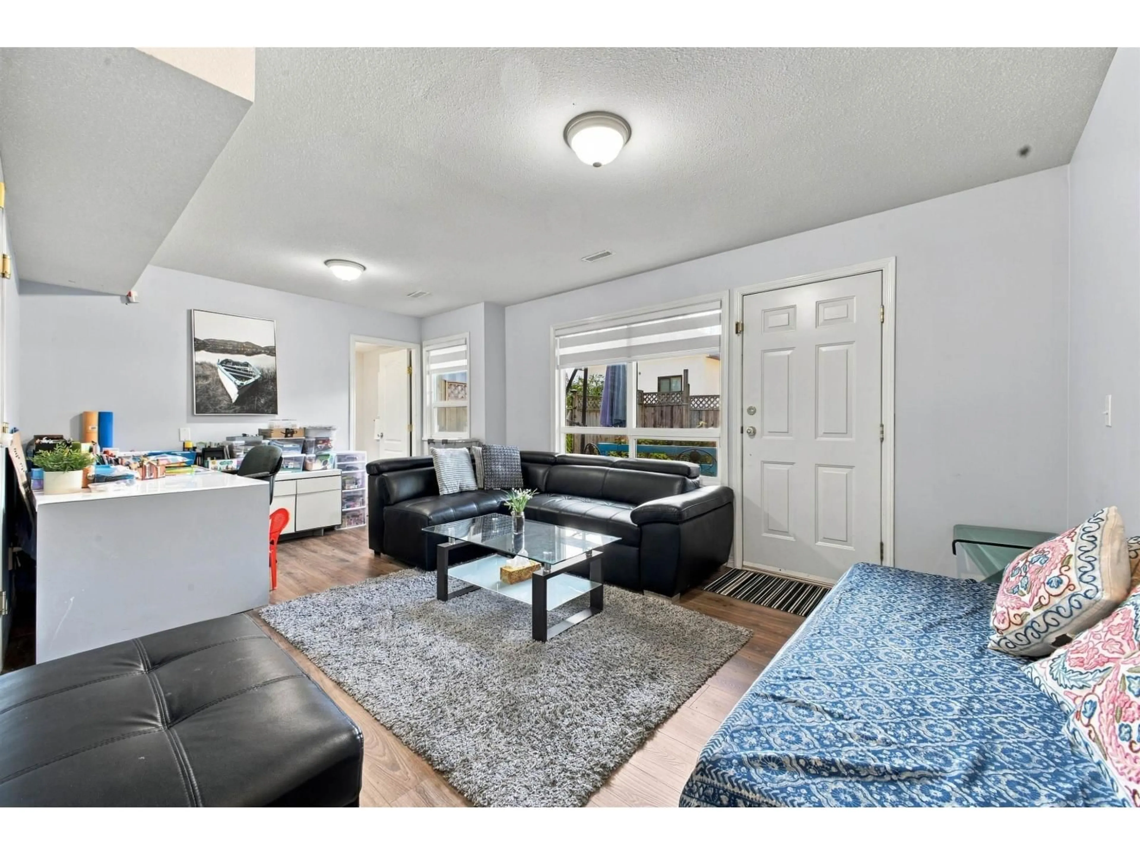 Living room with furniture, unknown for 18 - 8289 121A STREET, Surrey British Columbia V3W1G6