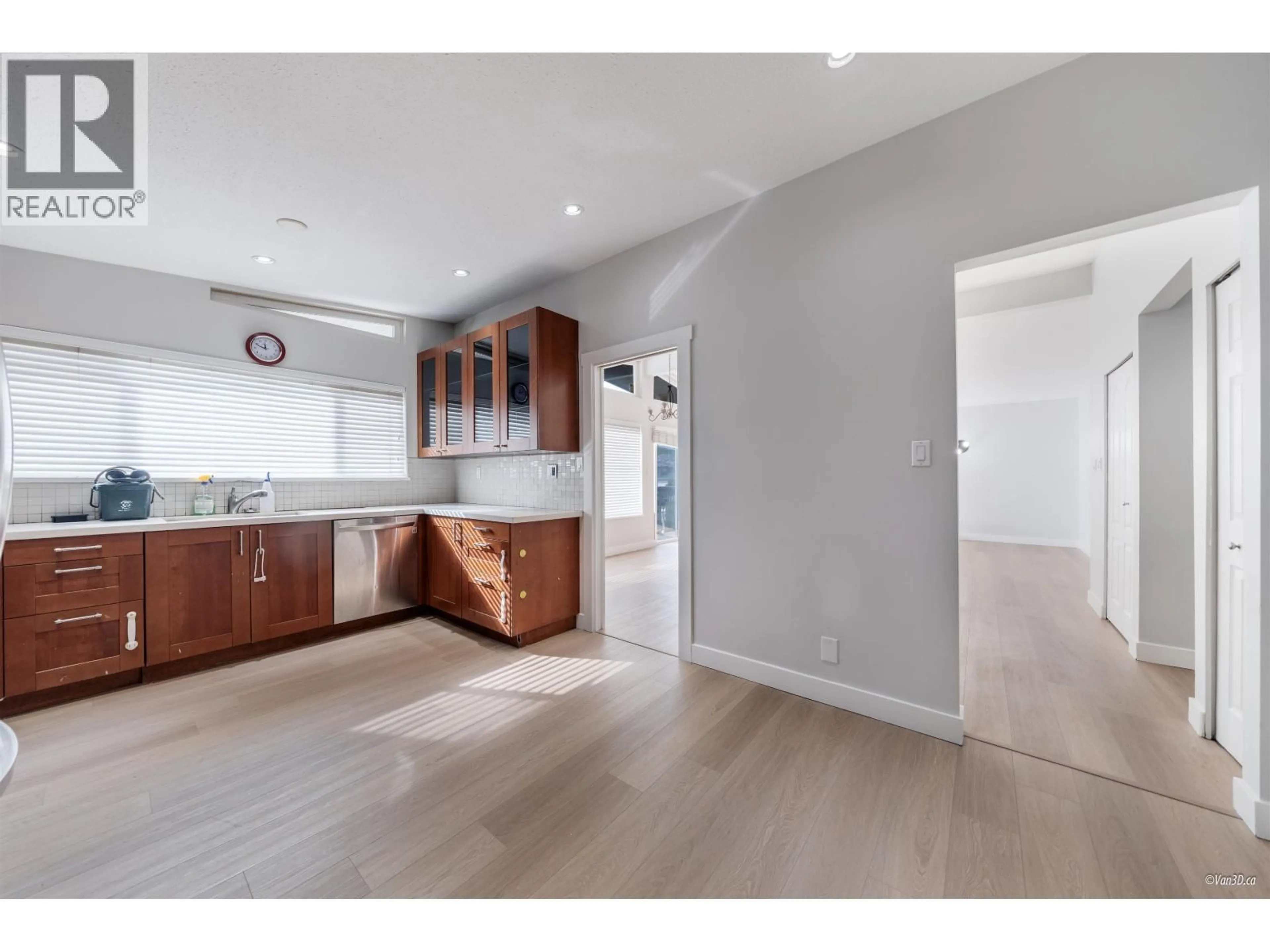 Open concept kitchen, unknown for 7148 6TH STREET, Burnaby British Columbia V5E3T5