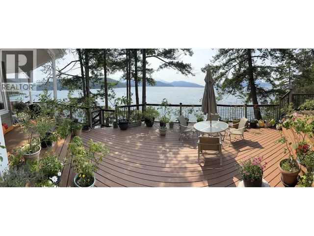 890 THE GROVE ROAD, Gambier Island 5