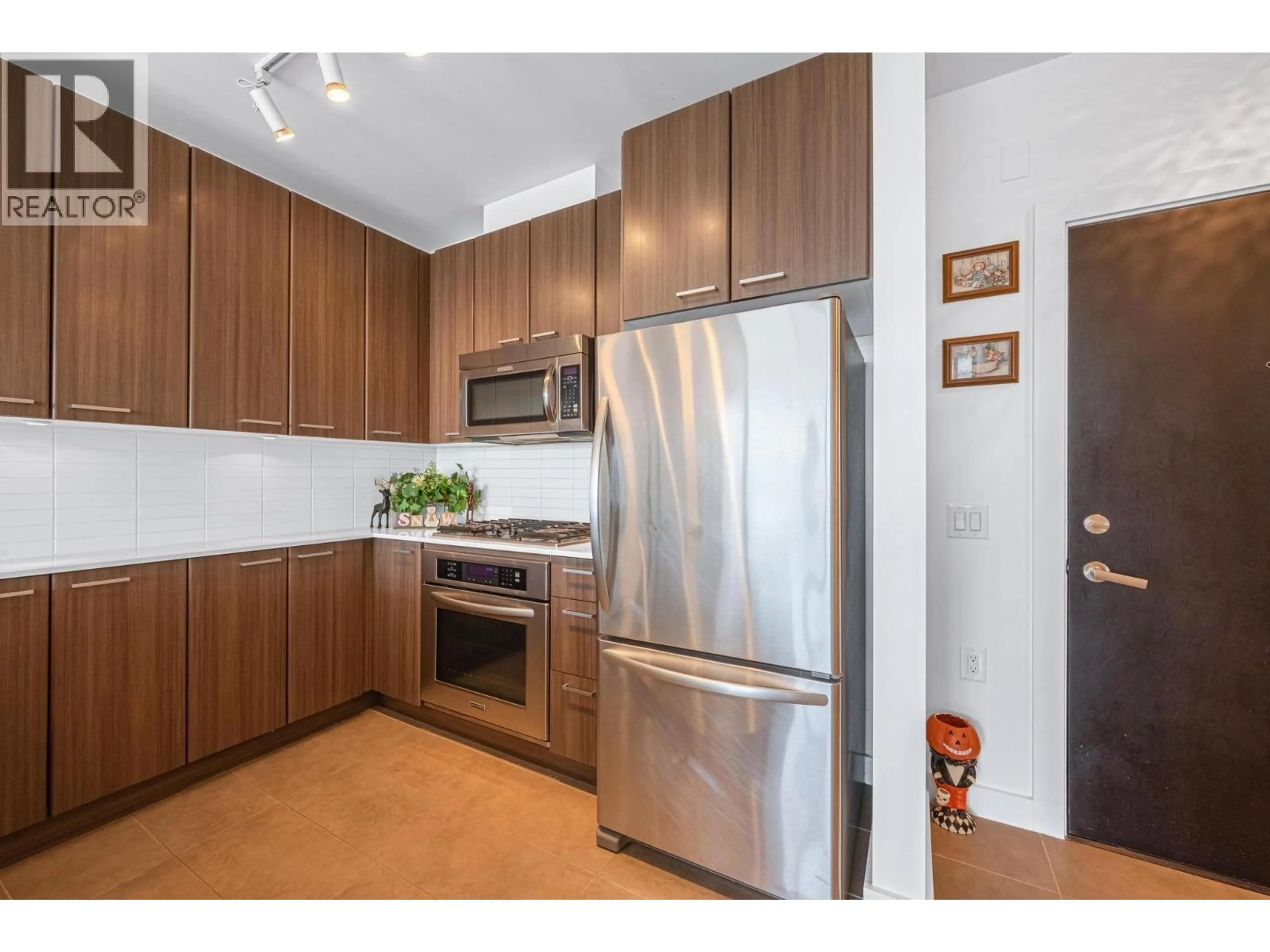 Standard kitchen, unknown for 2206 - 2955 ATLANTIC AVENUE, Coquitlam British Columbia V3B0H9