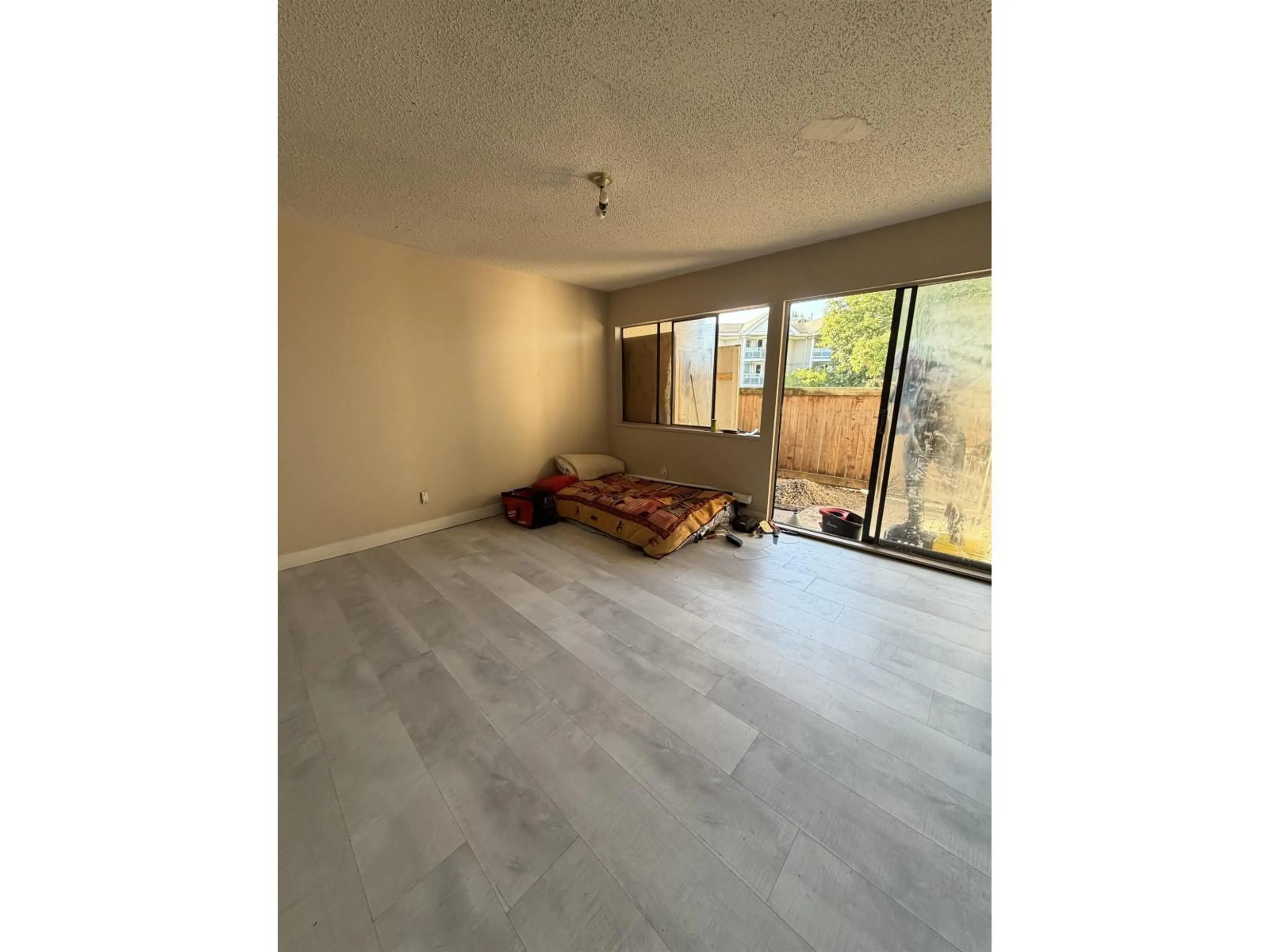 A pic of a room for 10 - 17700 60 AVENUE, Surrey British Columbia V3S1V2